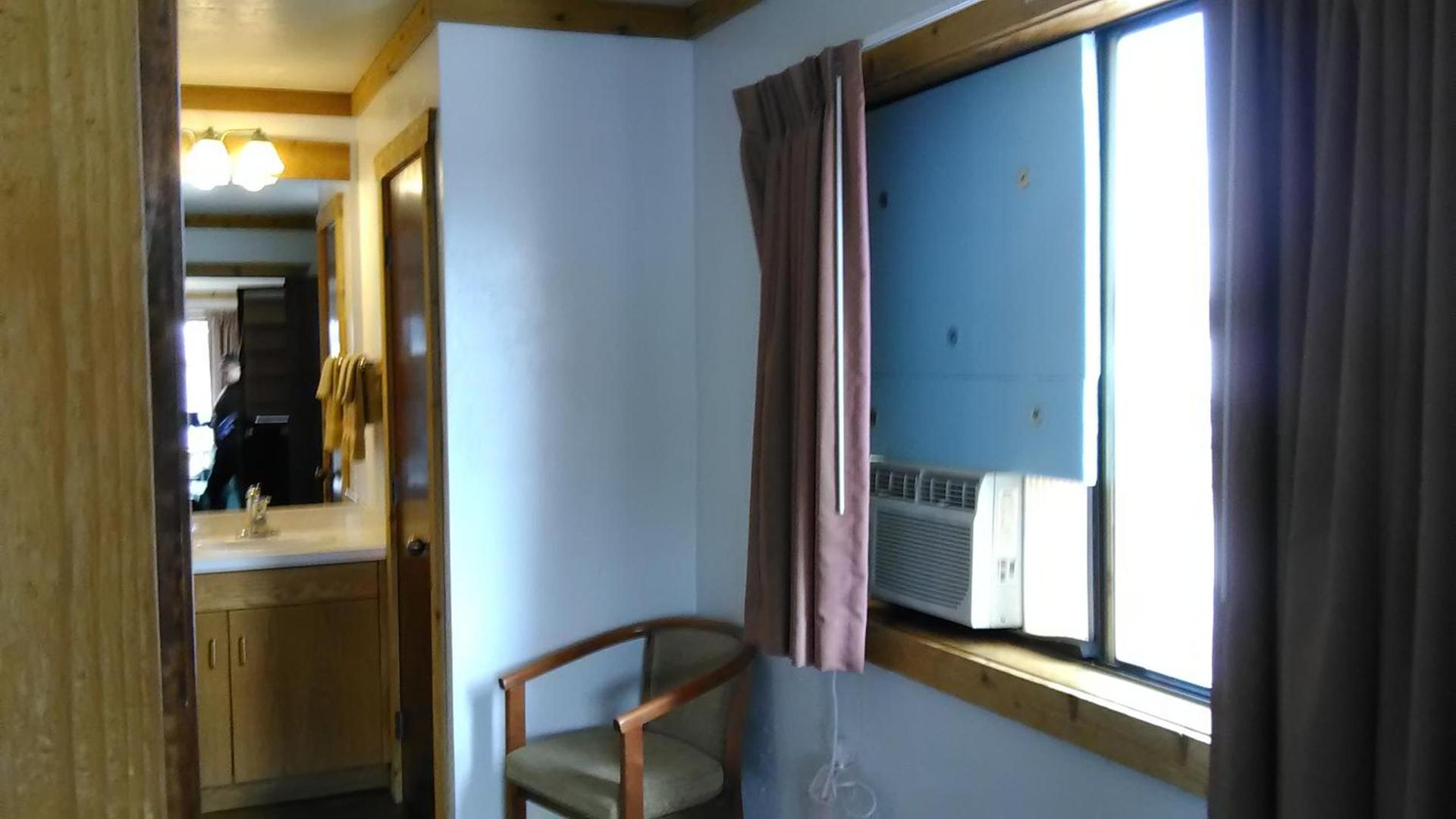 High Country Motel photo 24