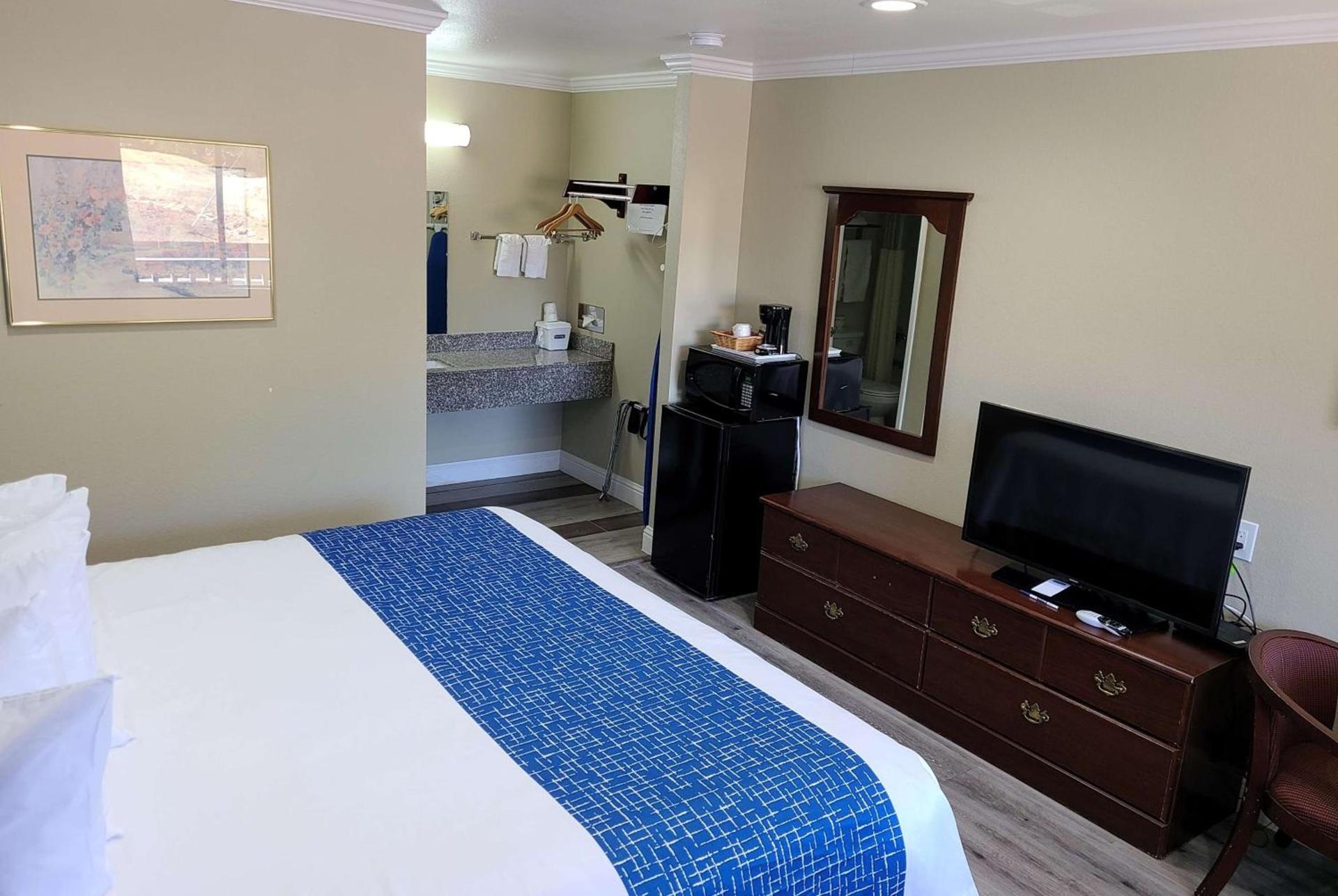 Travelodge by Wyndham Clearlake photo 35