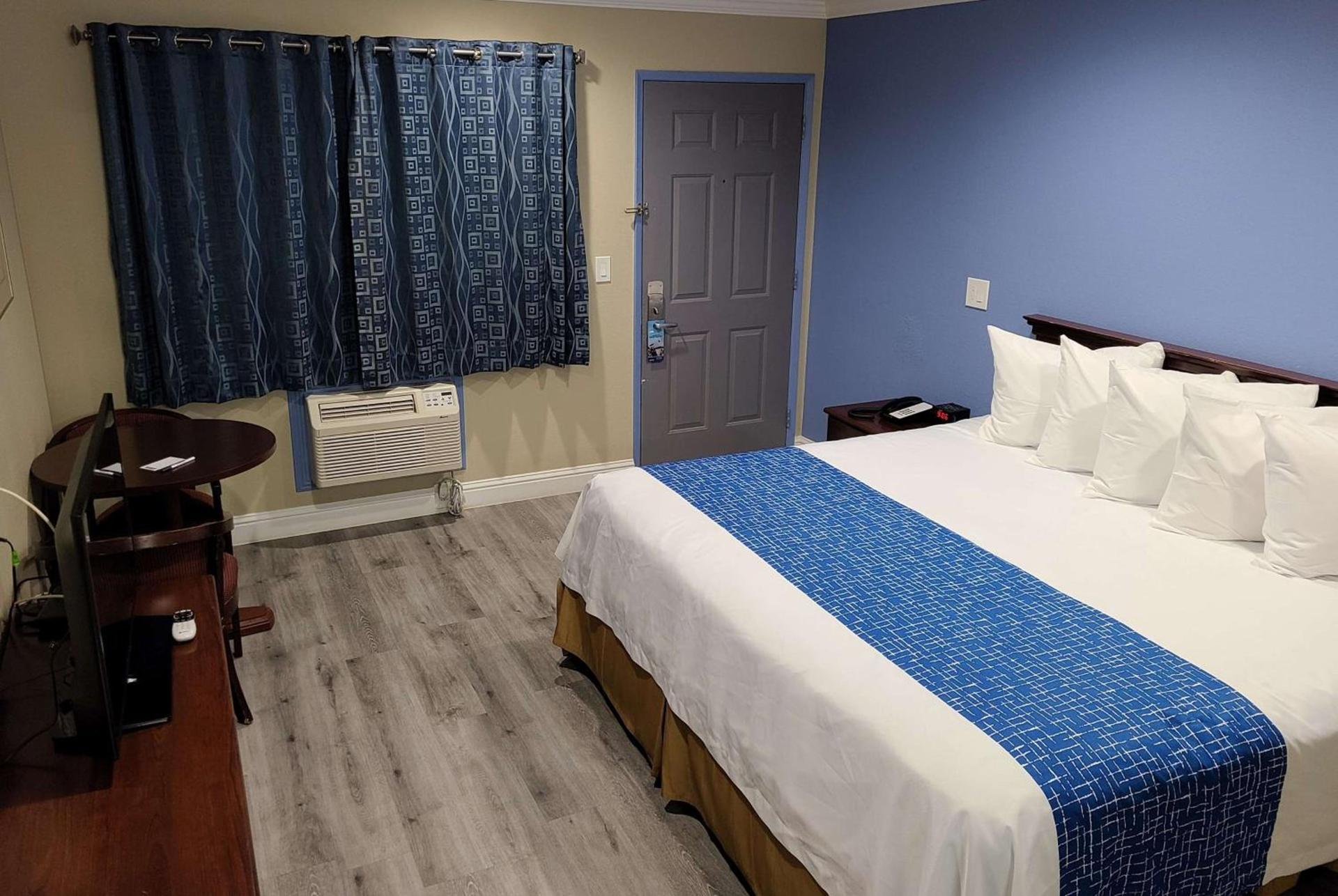 Travelodge by Wyndham Clearlake photo 42