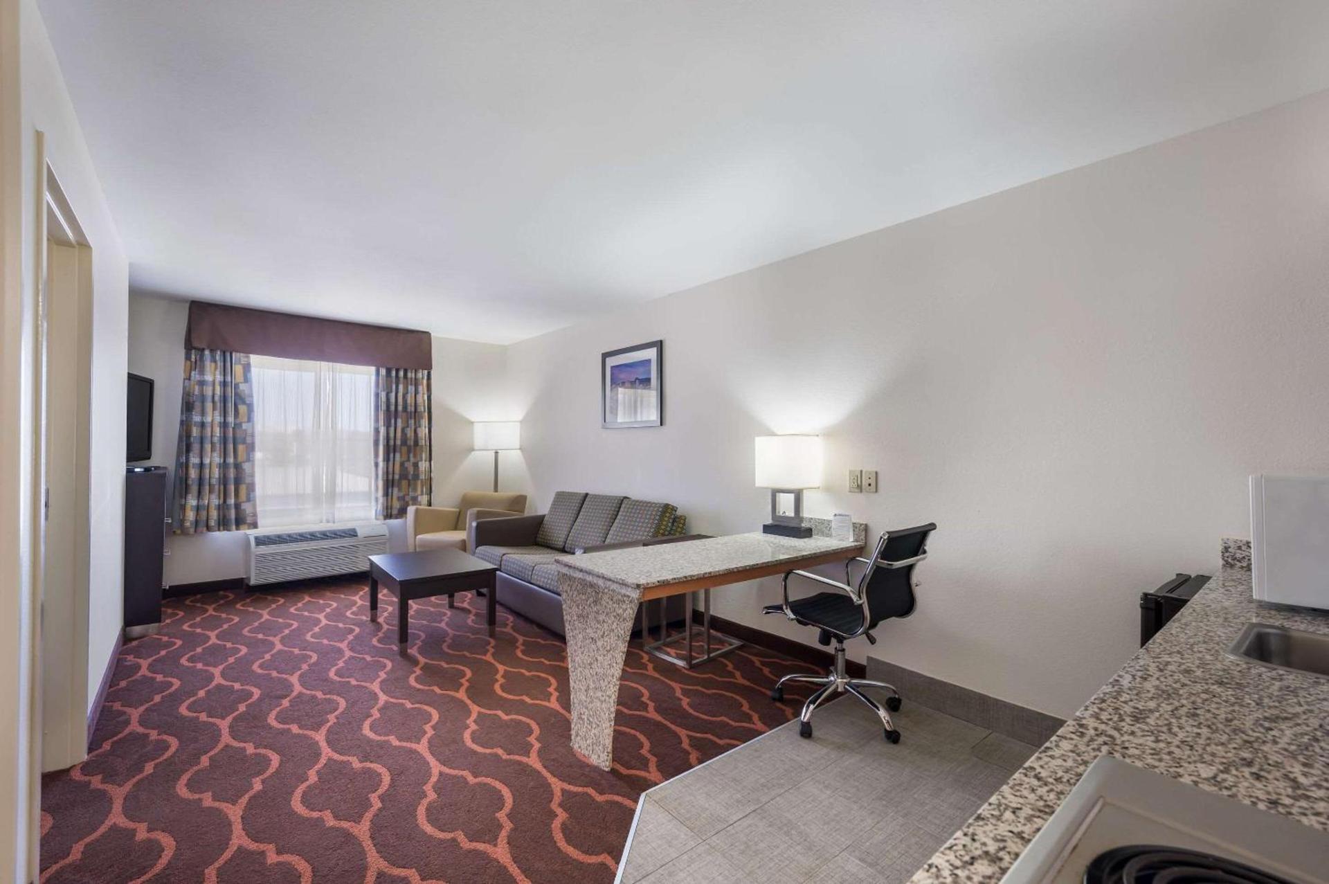 Quality Inn & Suites Huntsville Research Park Area photo 14