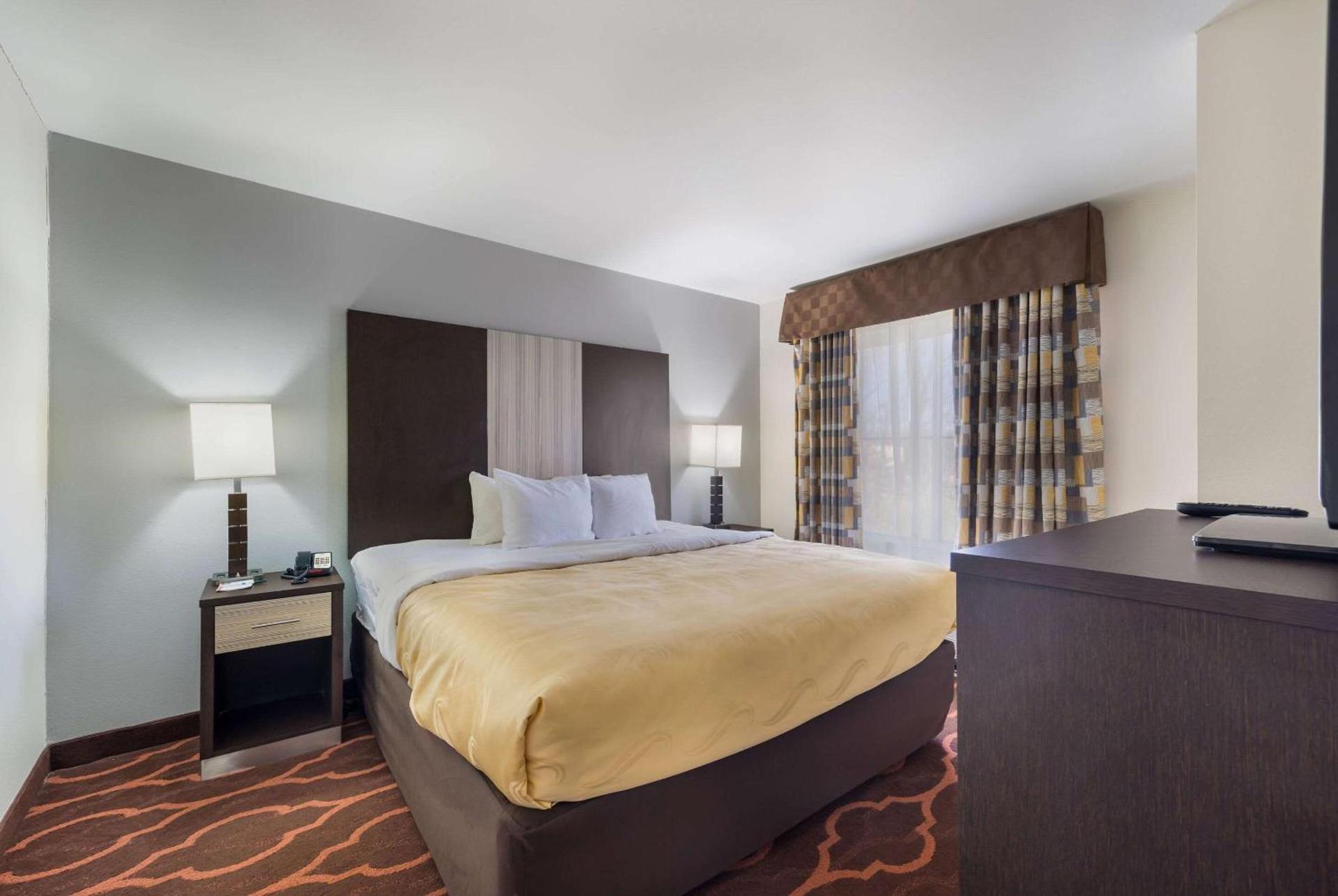Quality Inn & Suites Huntsville Research Park Area photo 16