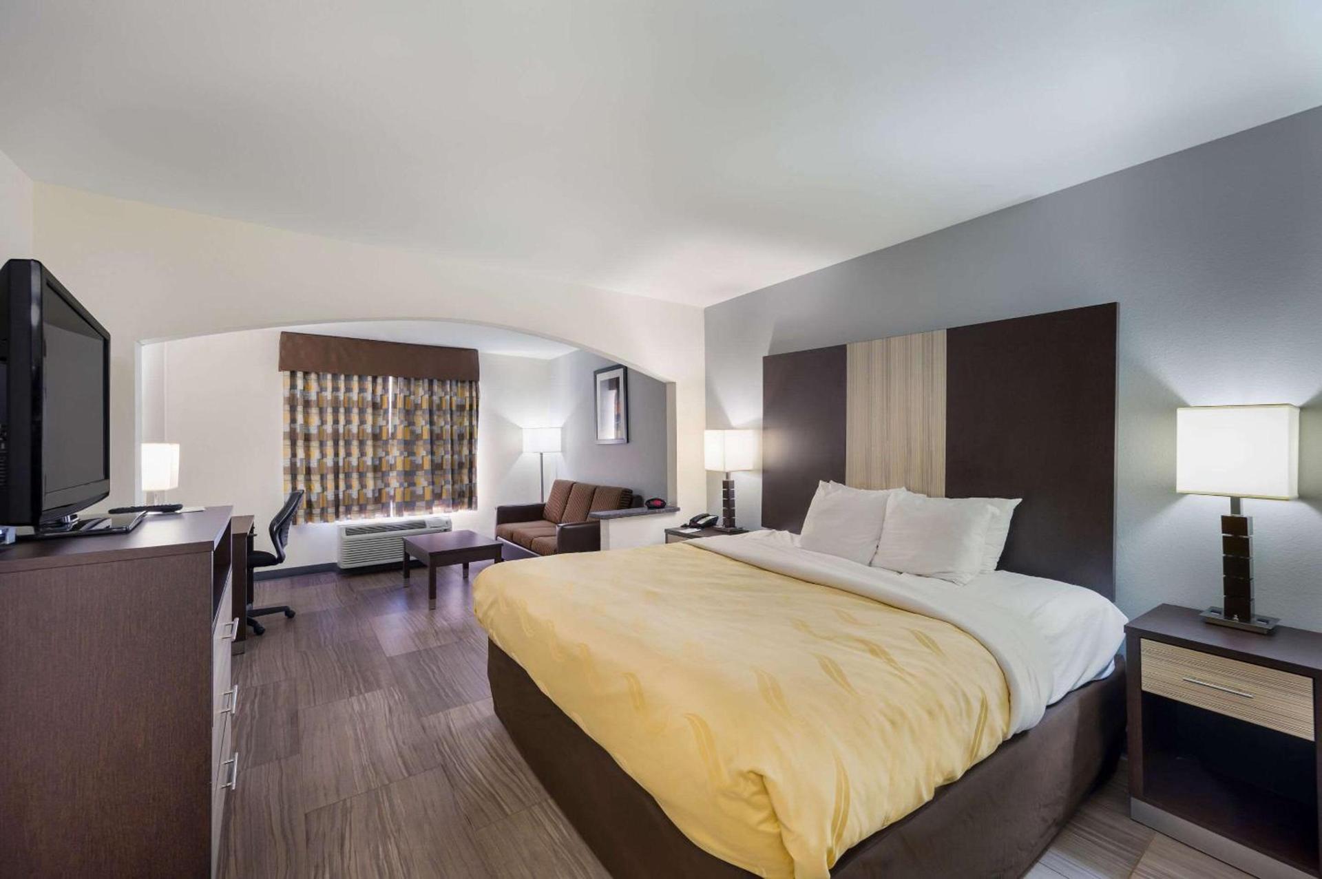 Quality Inn & Suites Huntsville Research Park Area photo 17
