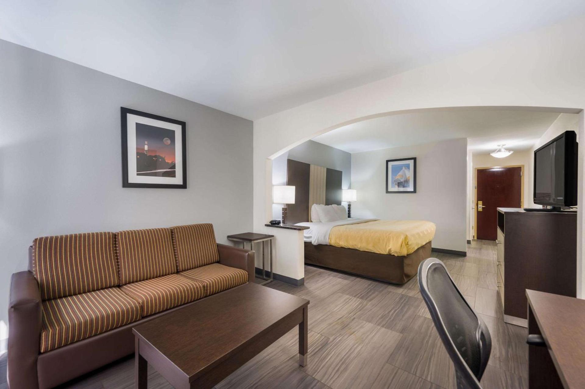 Quality Inn & Suites Huntsville Research Park Area photo 19