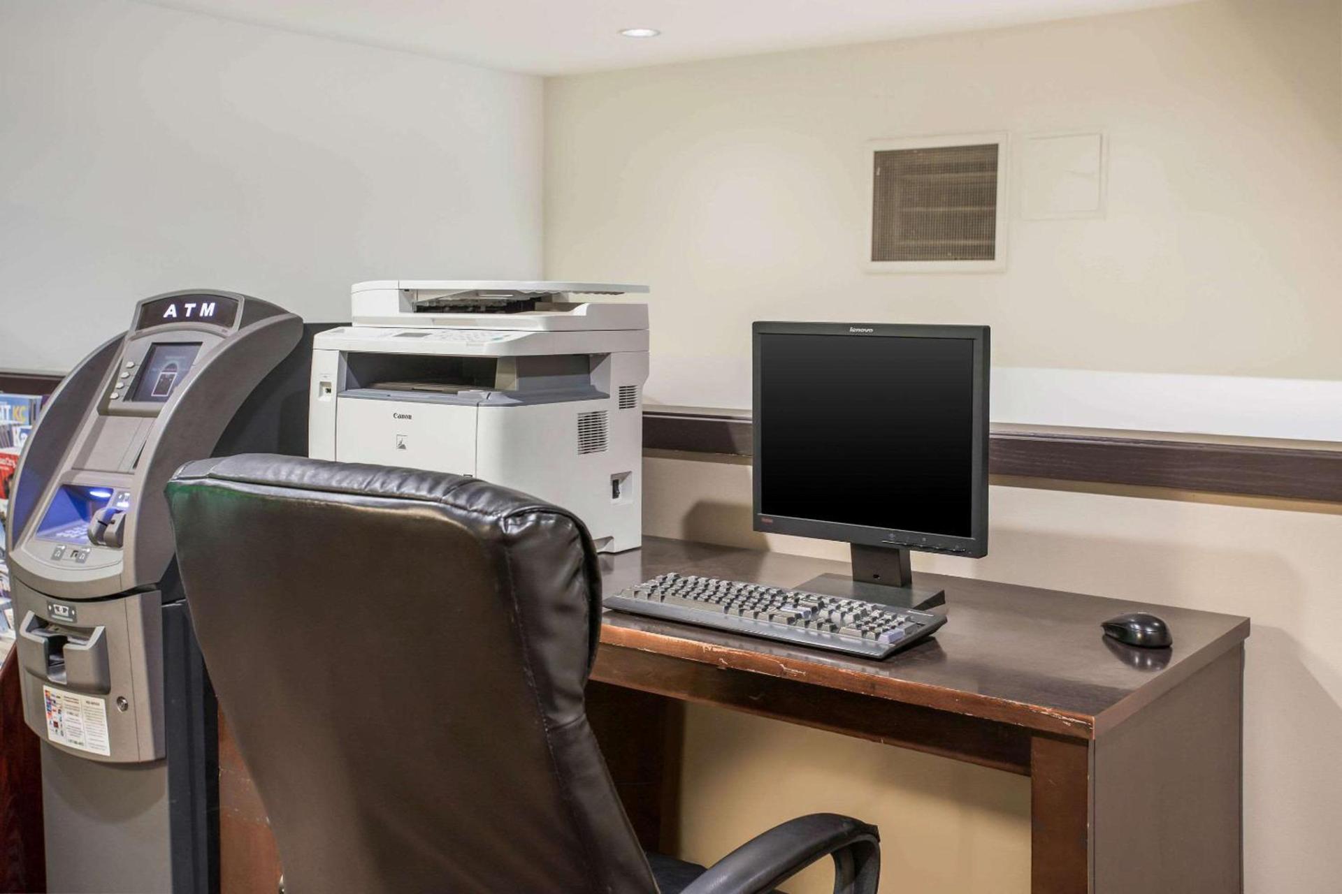 Quality Inn Kansas City International Airport photo 22