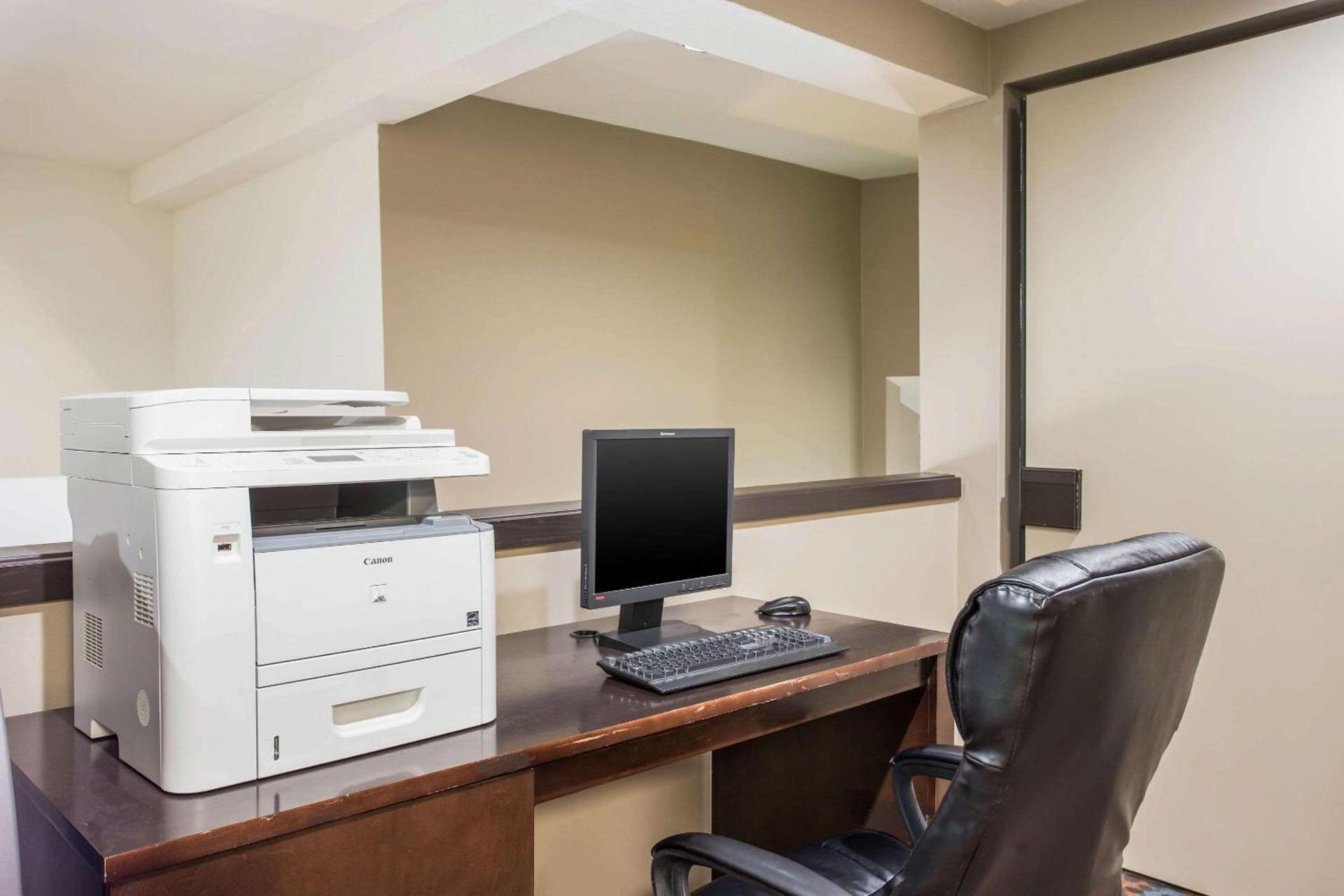 Quality Inn Kansas City International Airport photo 23