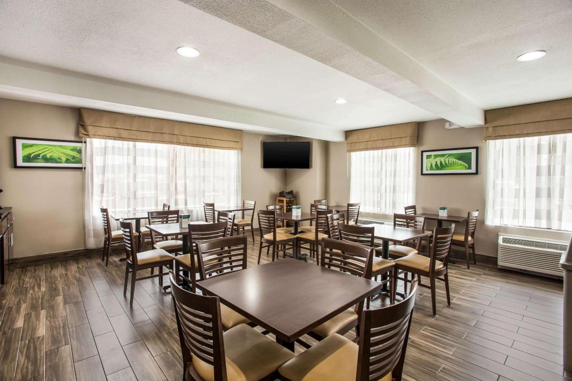 Quality Inn Kansas City International Airport photo 24