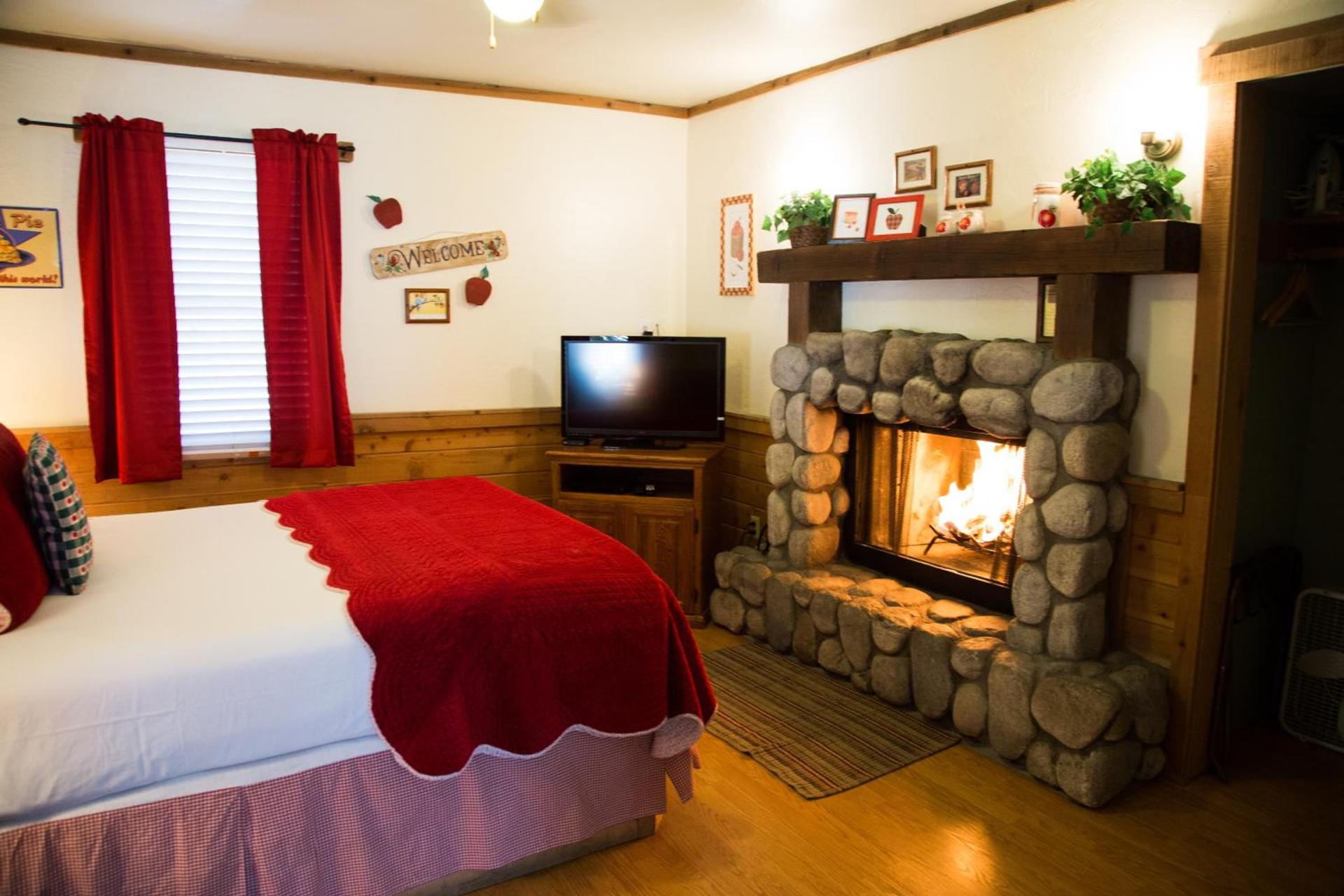 Sleepy Forest Cottages photo 37