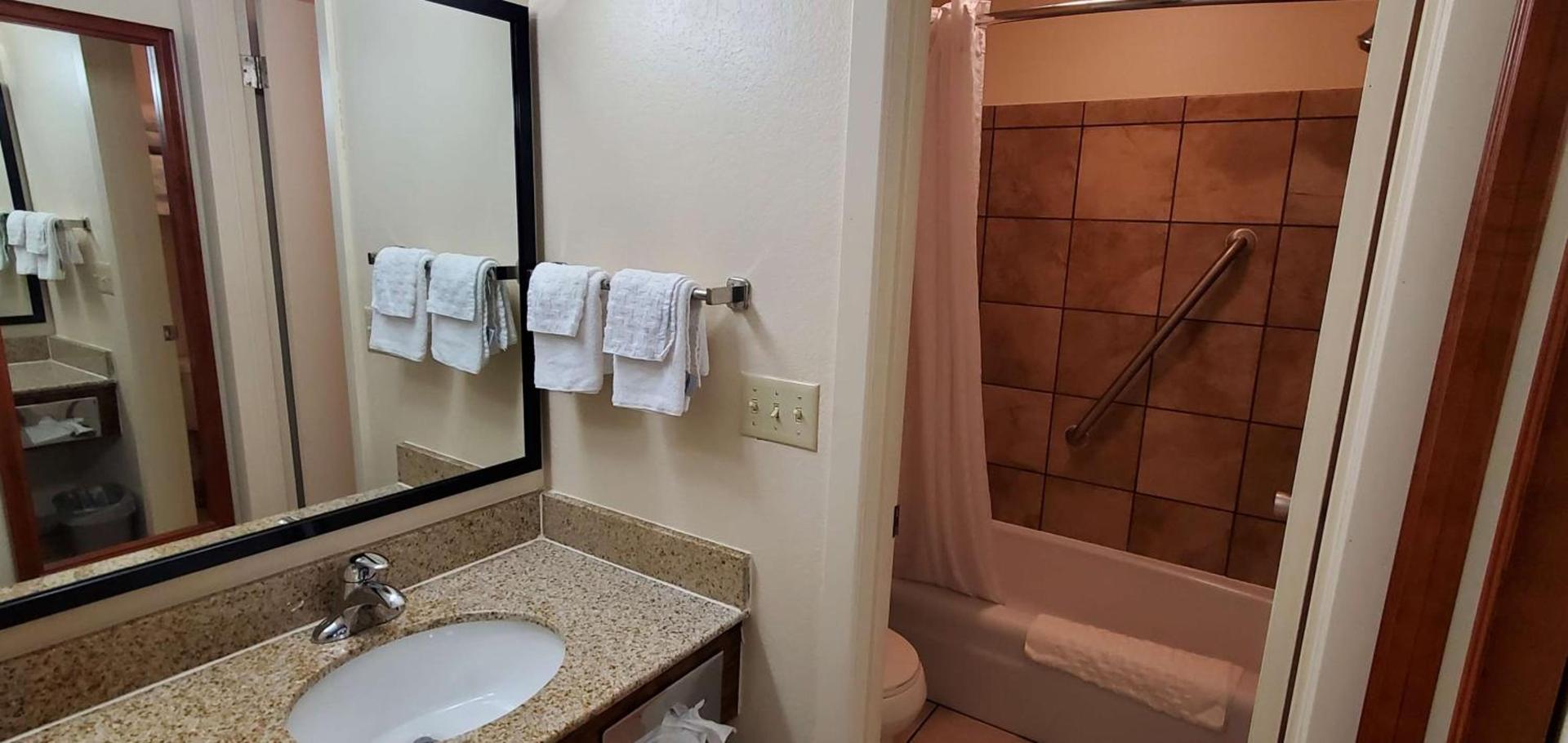 Best Western Plains Motel photo 43
