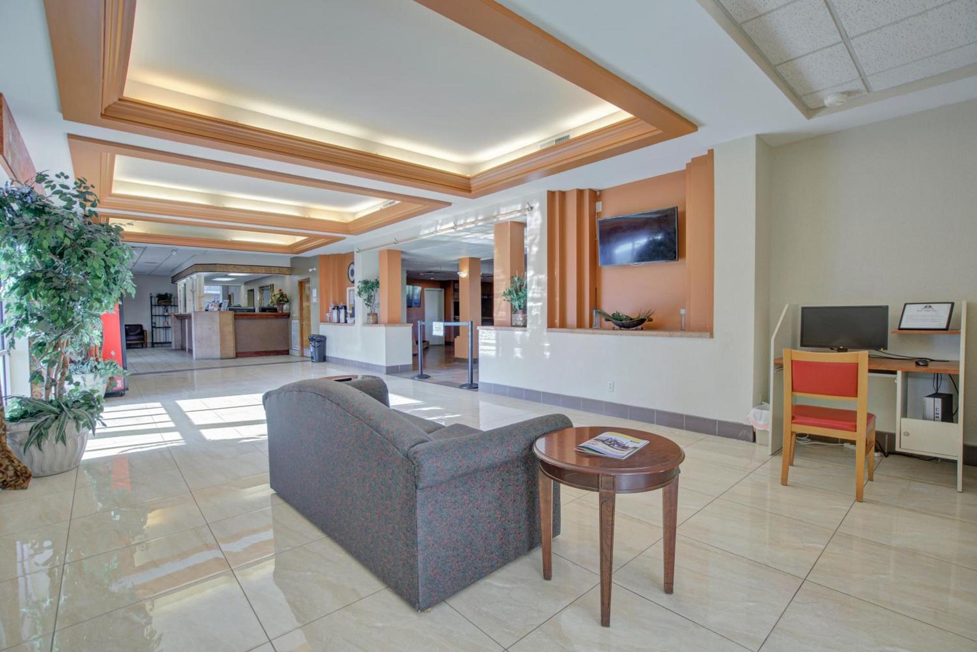 Americas Best Value Inn Laredo photo 38
