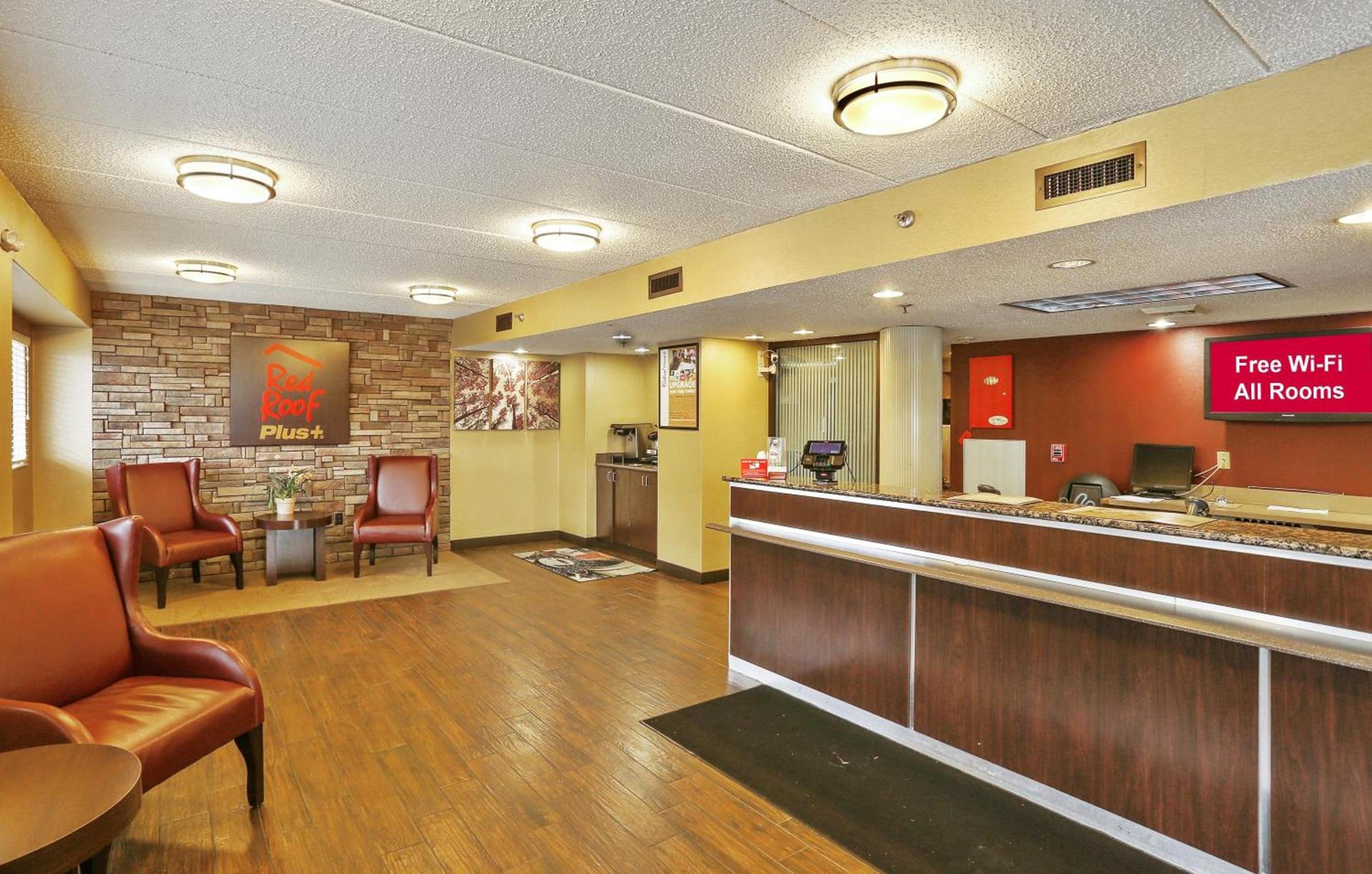 Red Roof Inn PLUS+ Baltimore North - Timonium photo 5