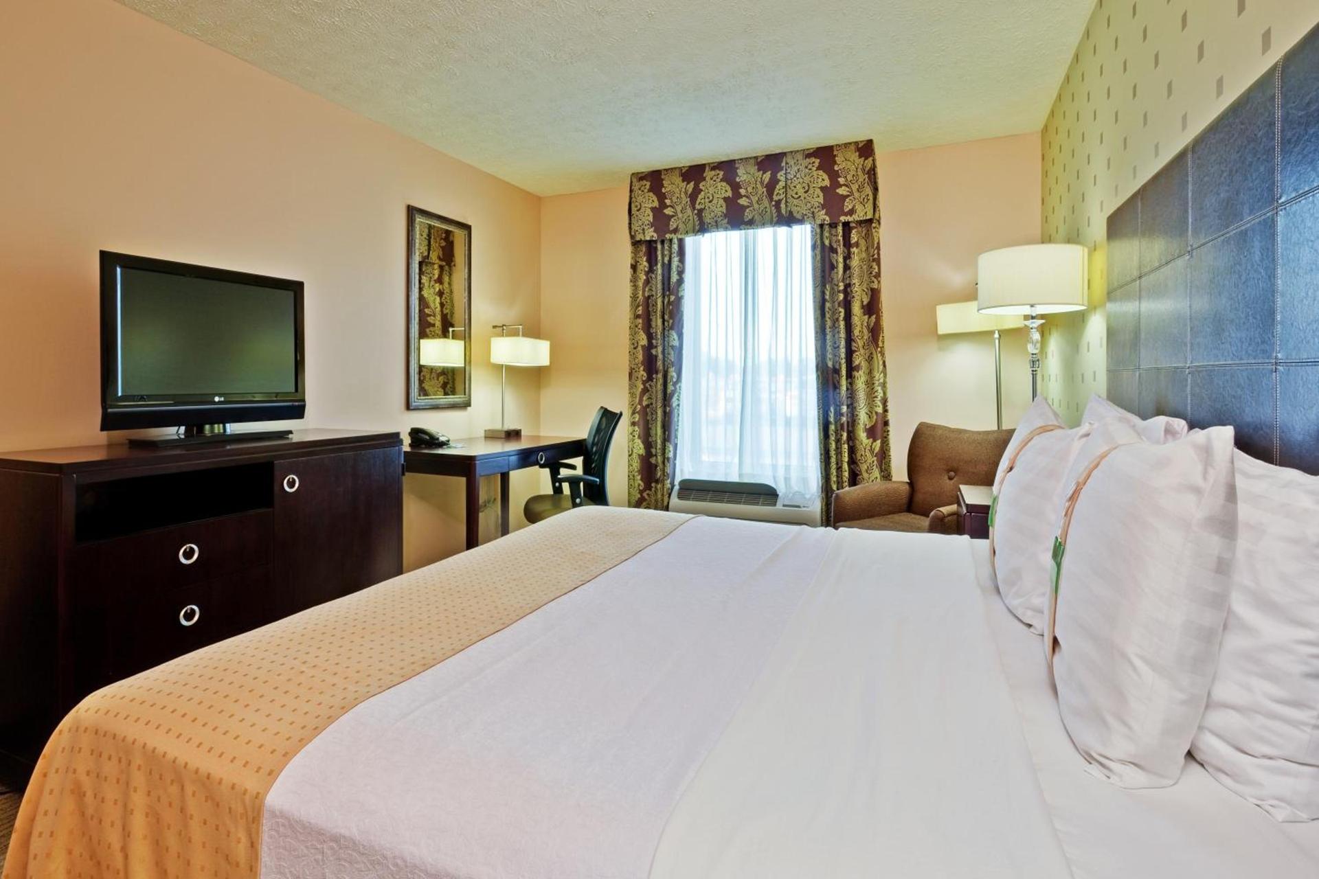 Holiday Inn Bloomington-University Area by IHG photo 4