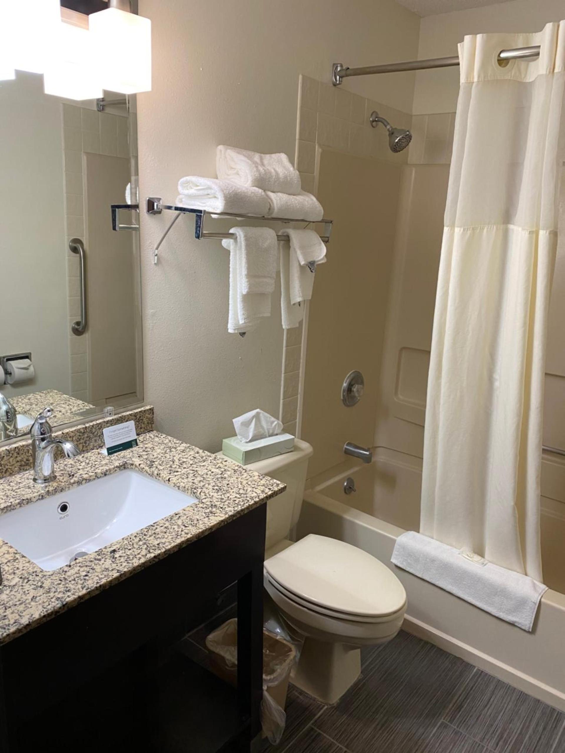 Quality Inn Morton at I-74 photo 27