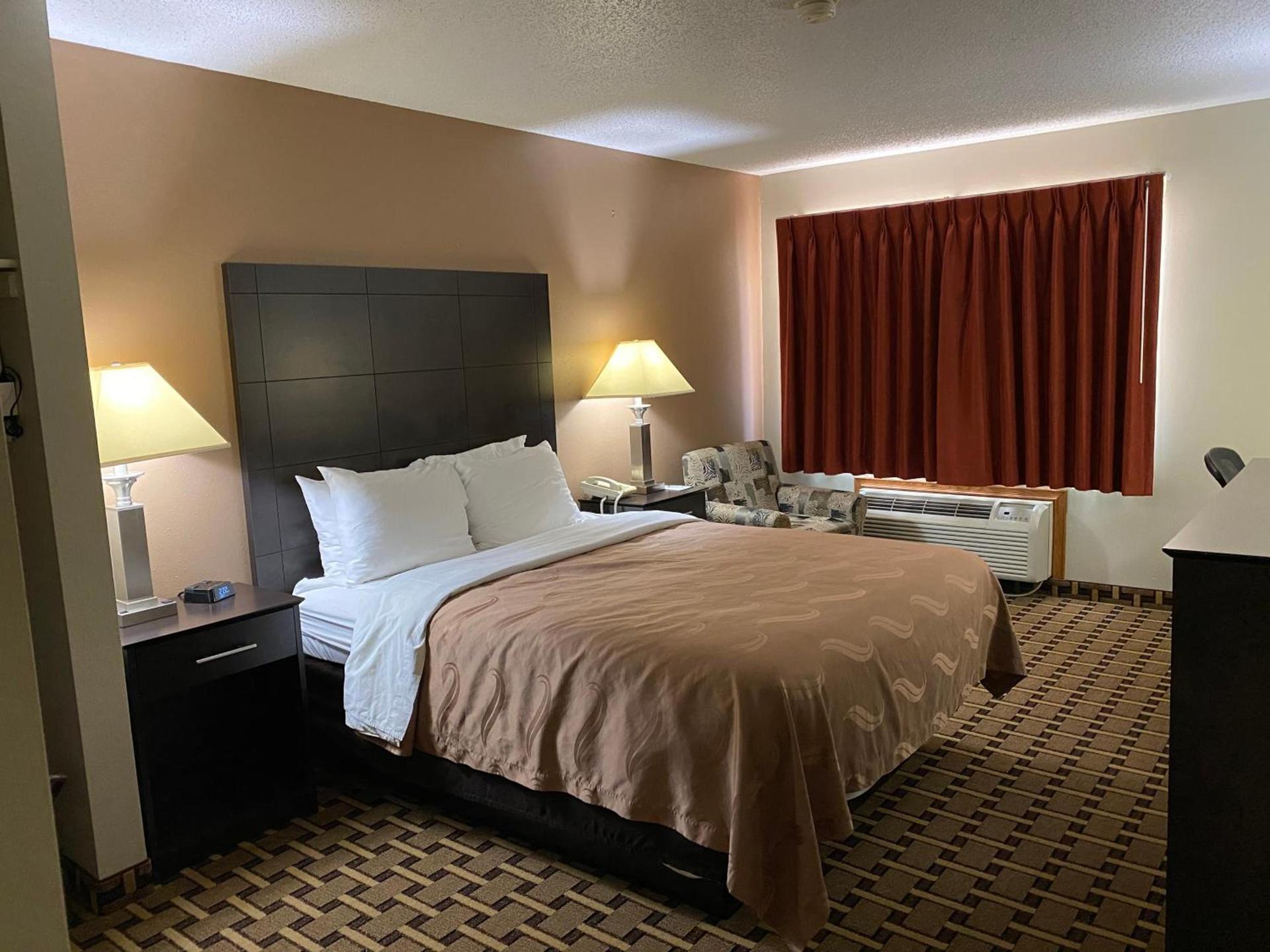 Quality Inn Morton at I-74 photo 41