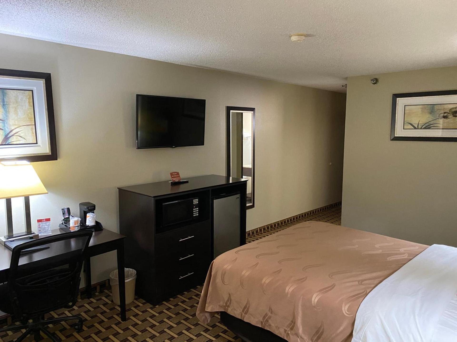 Quality Inn Morton at I-74 photo 29