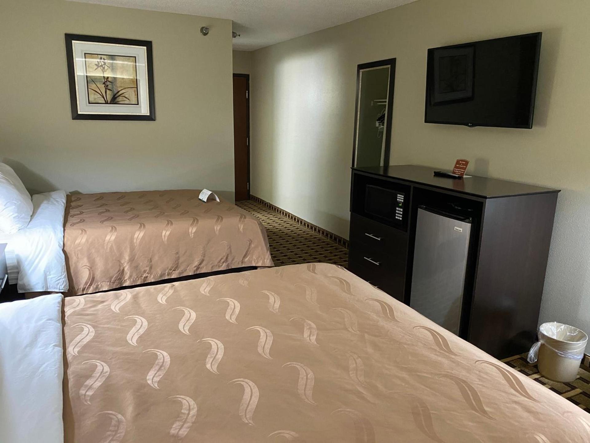 Quality Inn Morton at I-74 photo 35