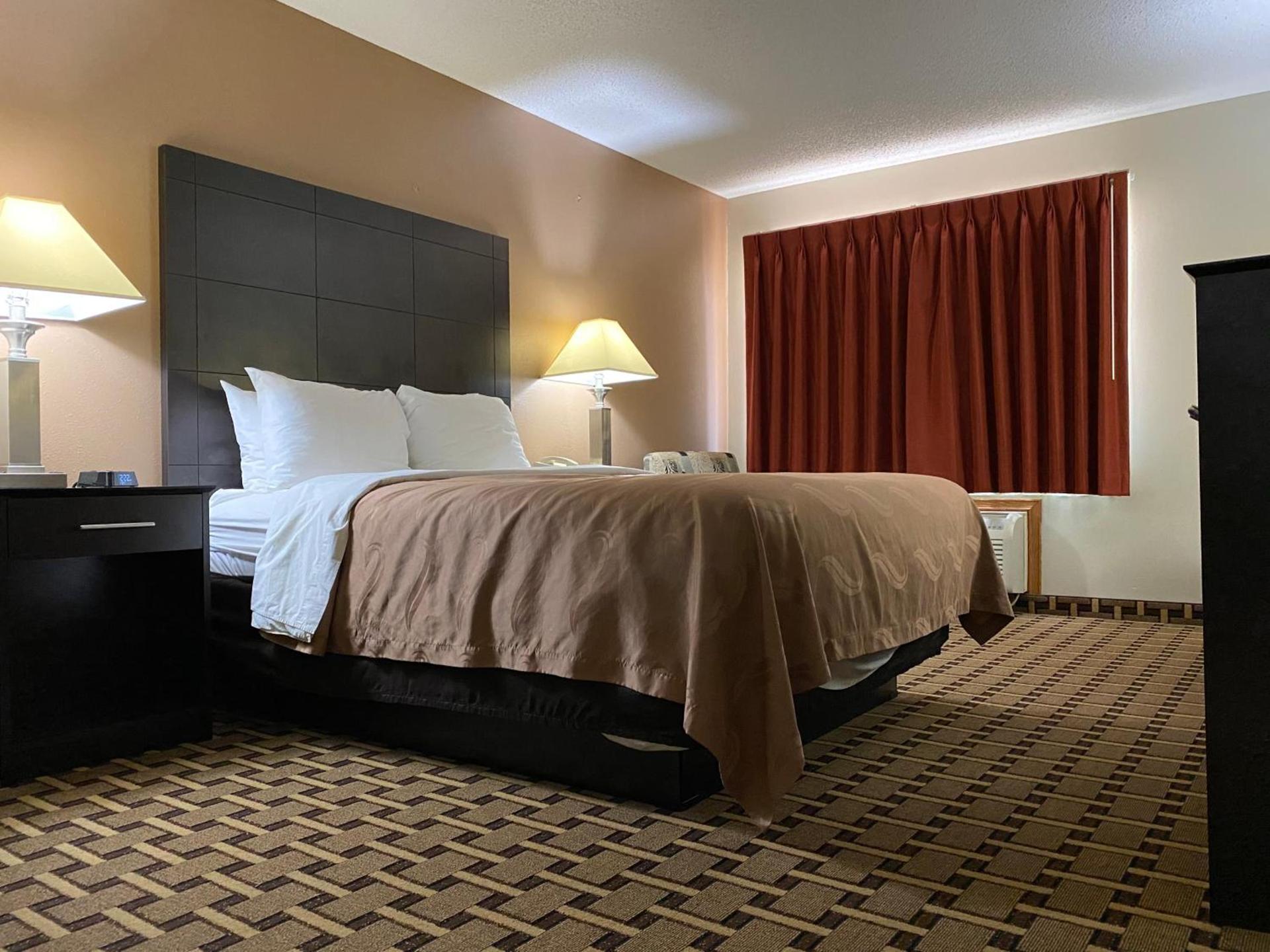 Quality Inn Morton at I-74 photo 33