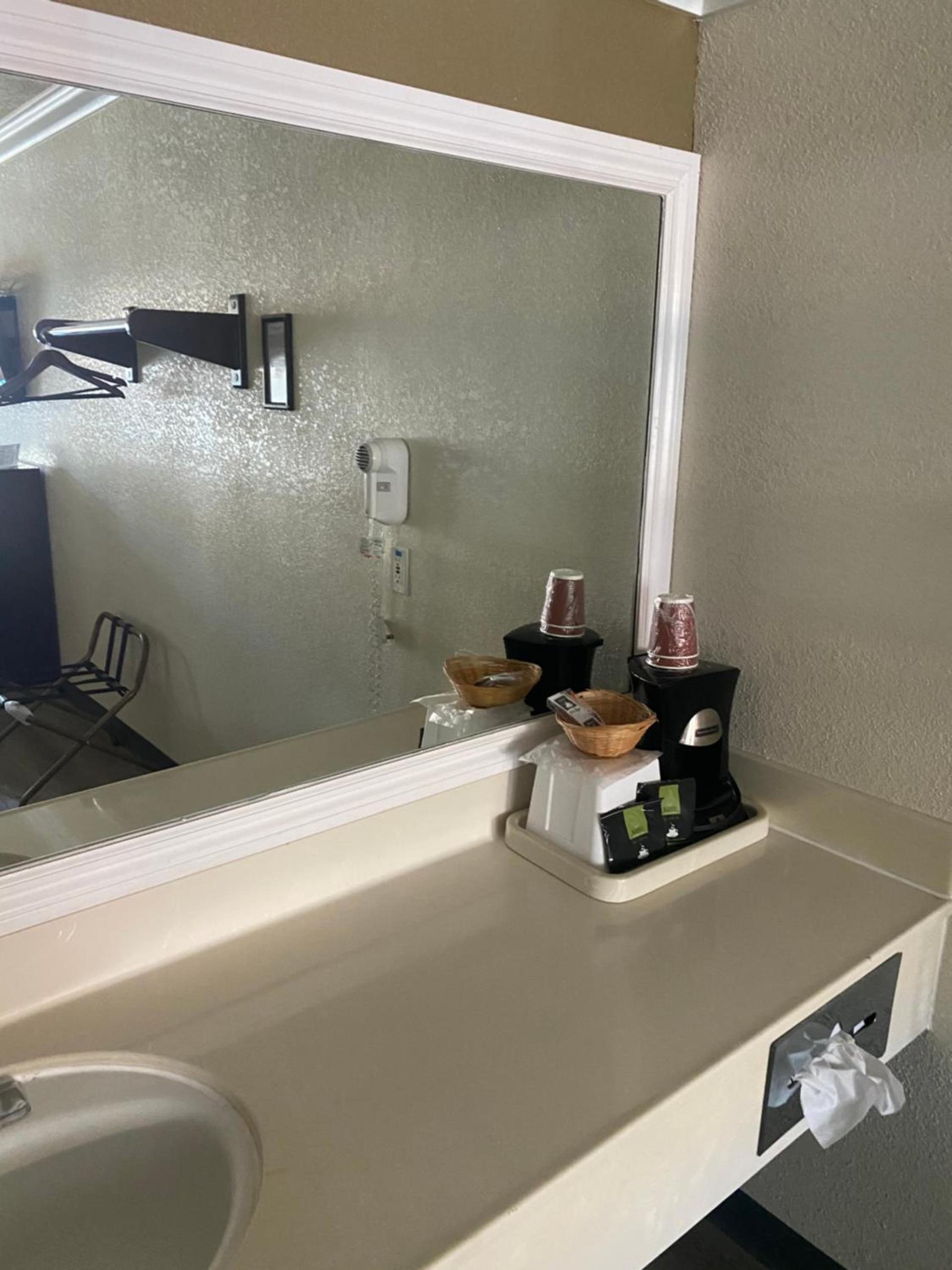 Atascadero Inn photo 18