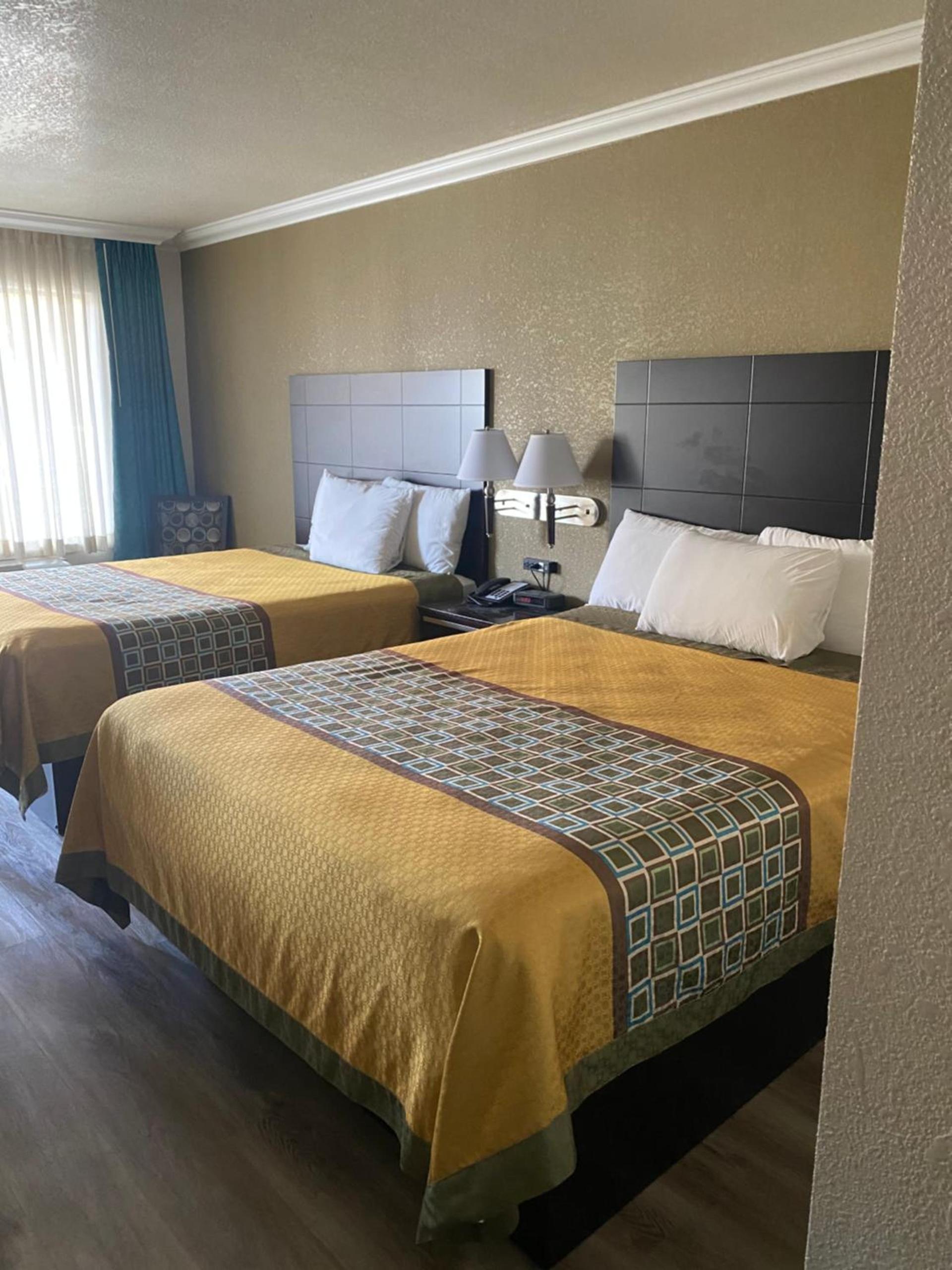Atascadero Inn photo 15