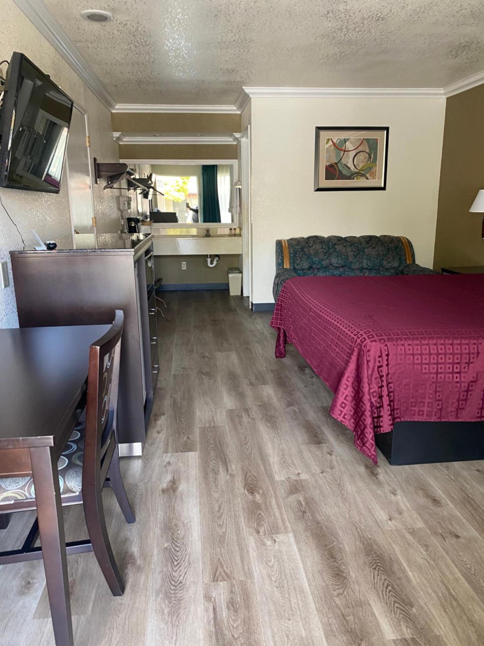Atascadero Inn photo 8