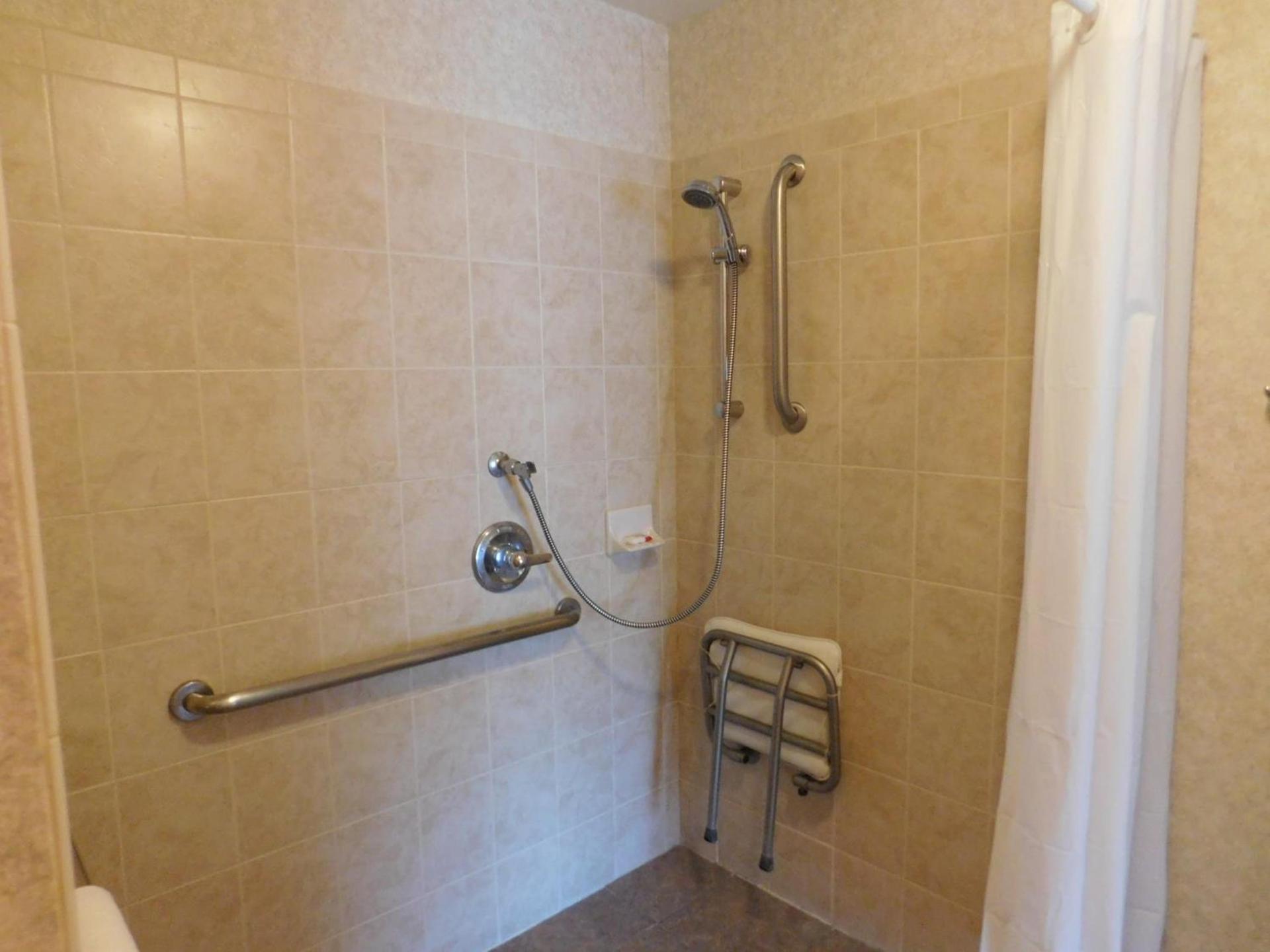 Days Inn by Wyndham Novato/San Francisco photo 42