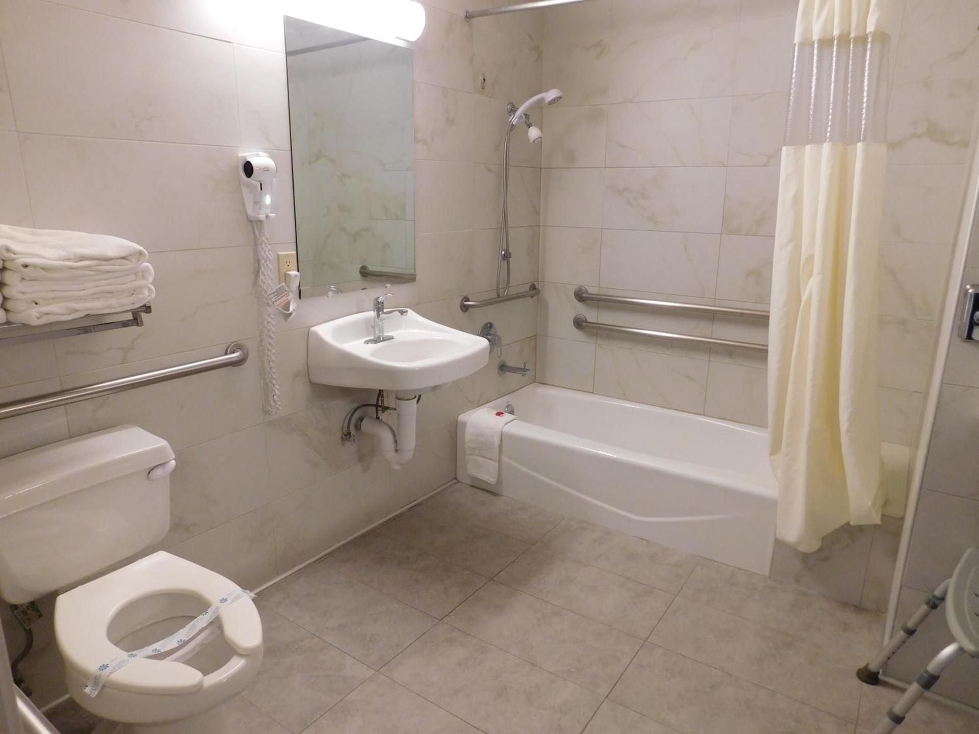 Days Inn by Wyndham Novato/San Francisco photo 39