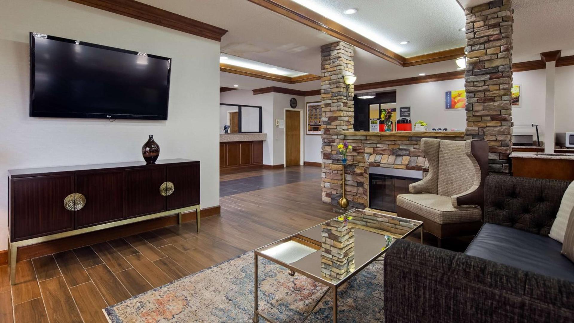 Best Western Inn & Suites photo 3