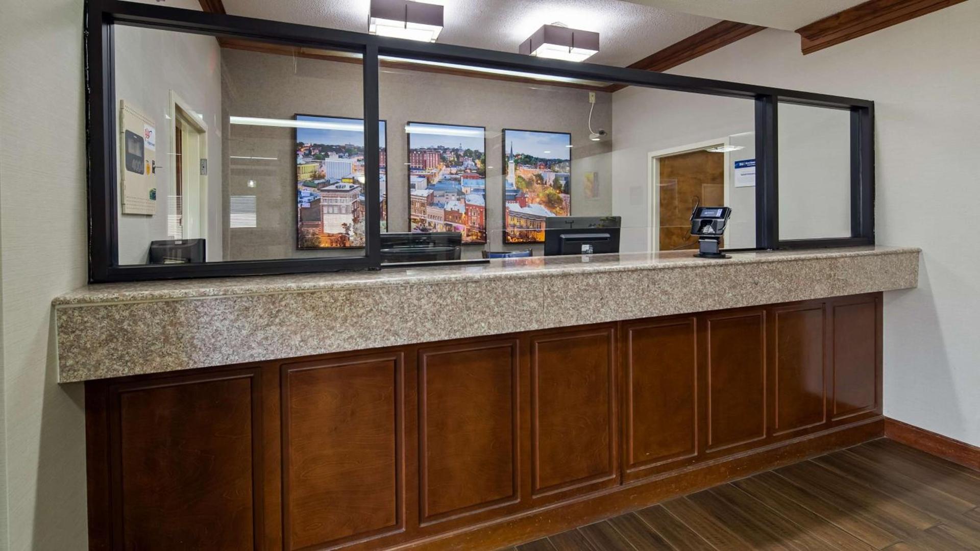 Best Western Inn & Suites photo 8