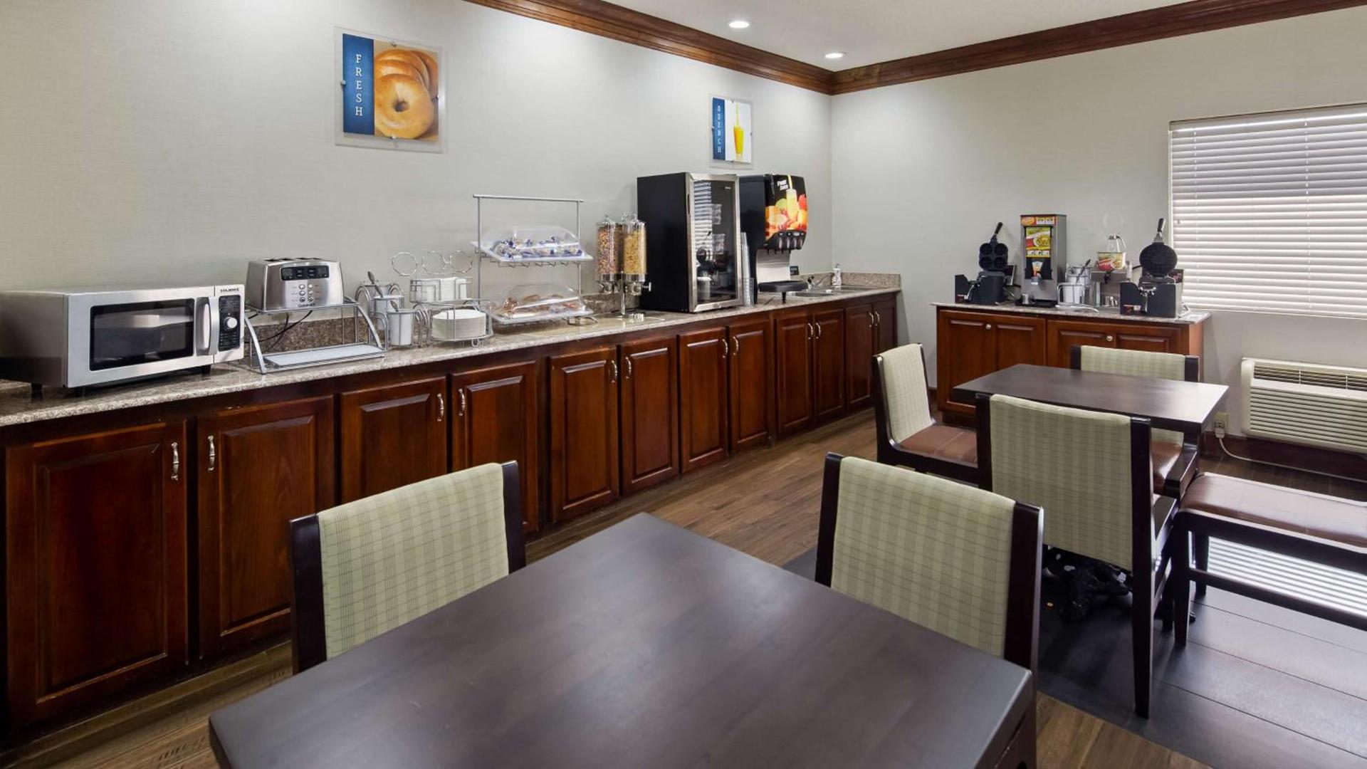 Best Western Inn & Suites photo 7