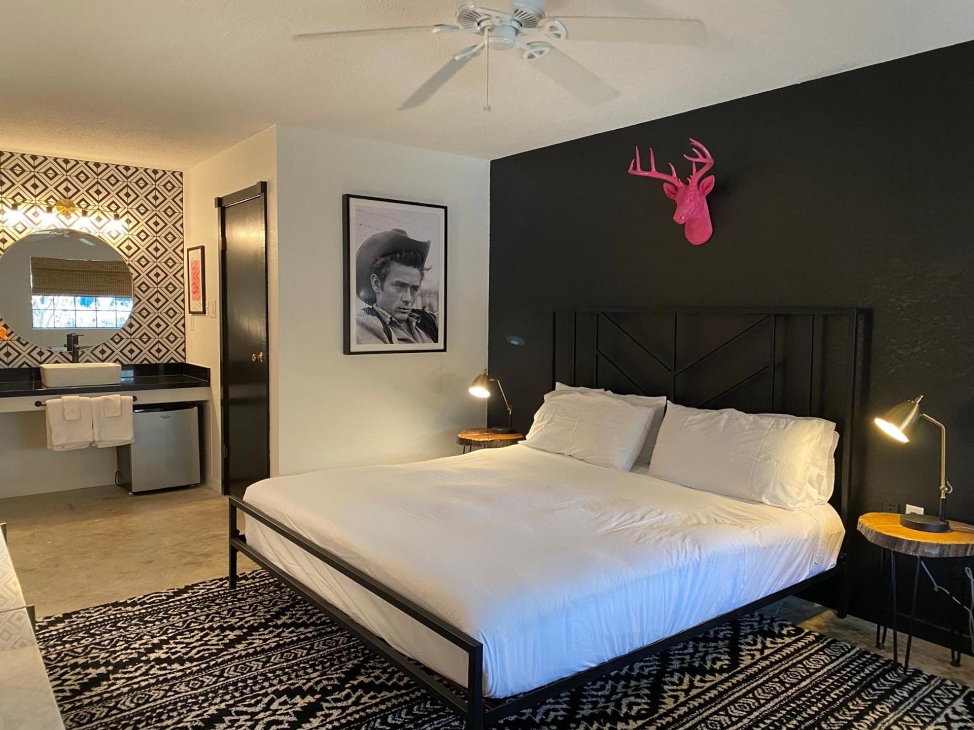 Wimberley Inn & bar photo 35