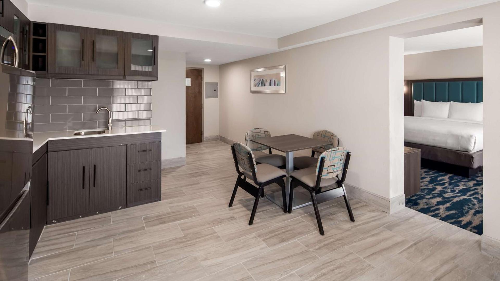 Best Western Plus Executive Residency Nashville photo 13