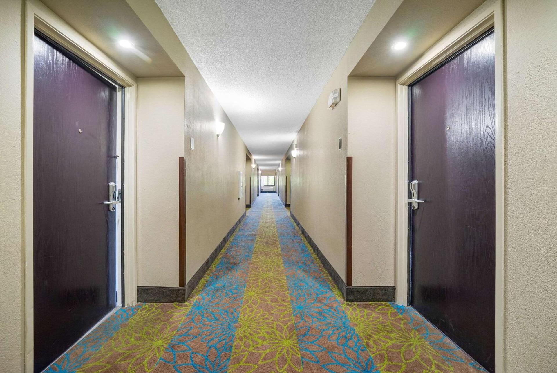 Wingate by Wyndham Leesburg Florida photo 10
