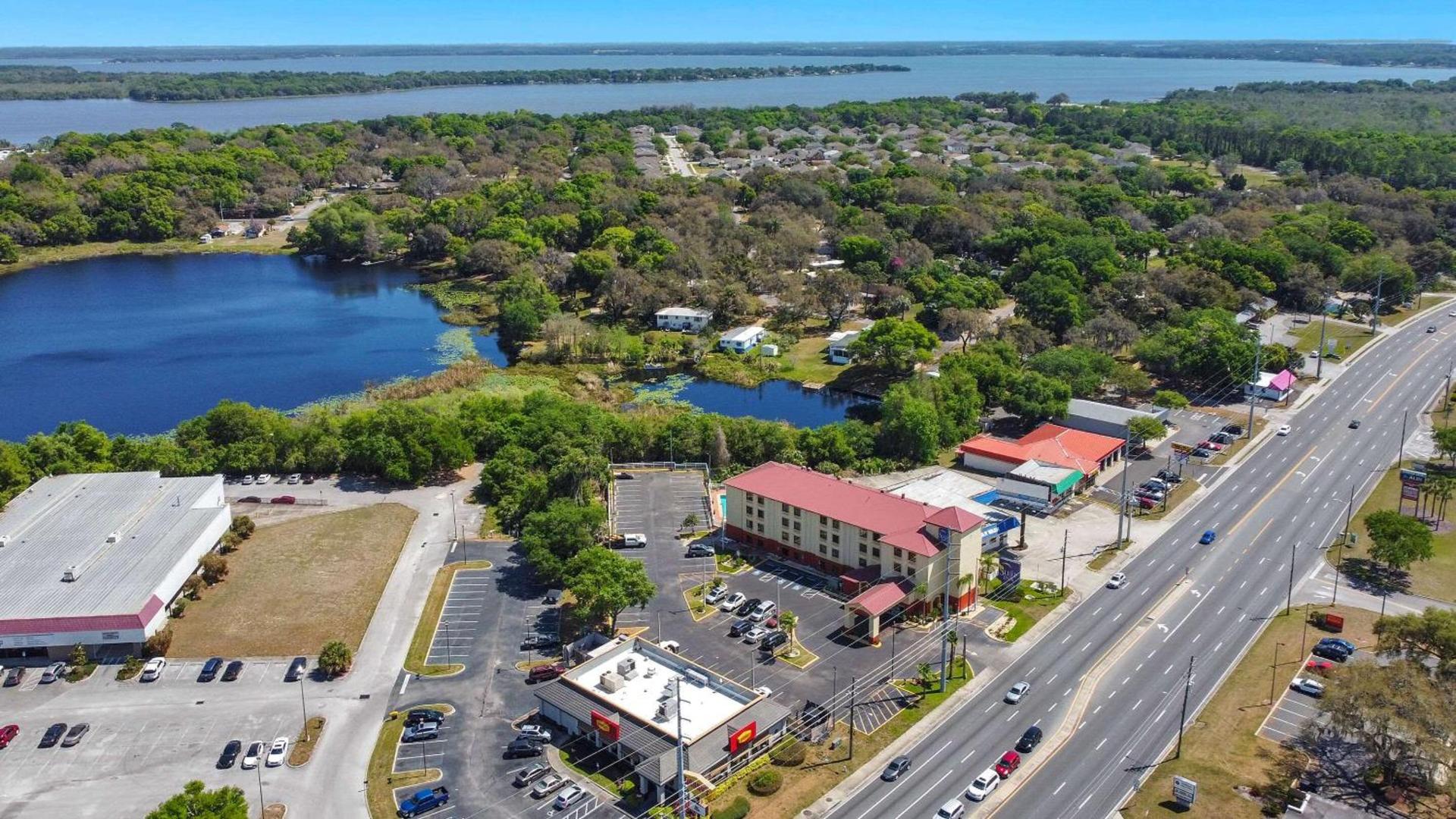 Wingate by Wyndham Leesburg Florida photo 4