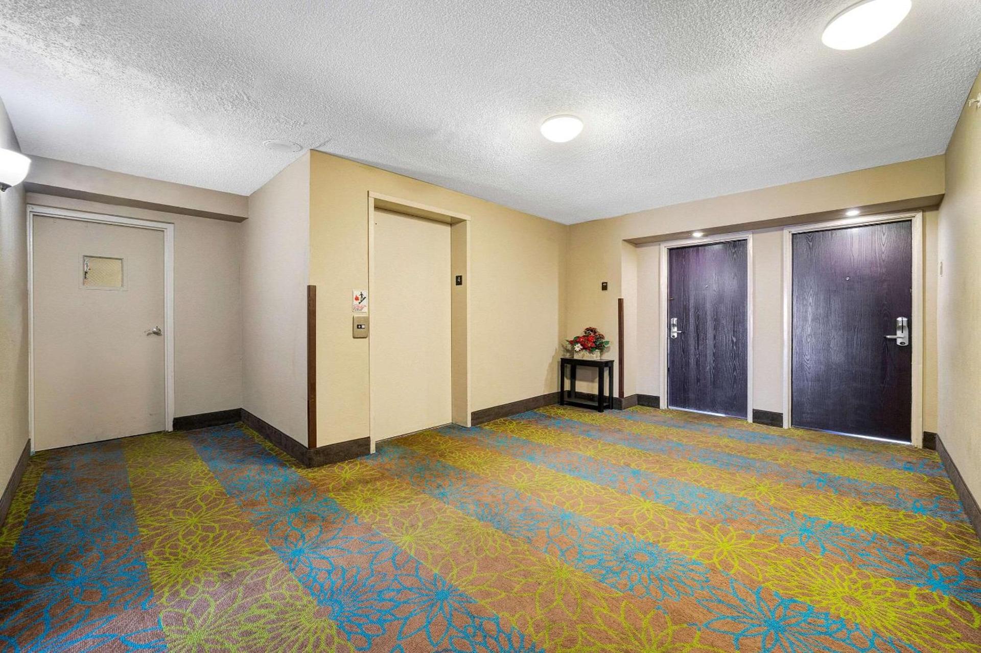 Wingate by Wyndham Leesburg Florida photo 11