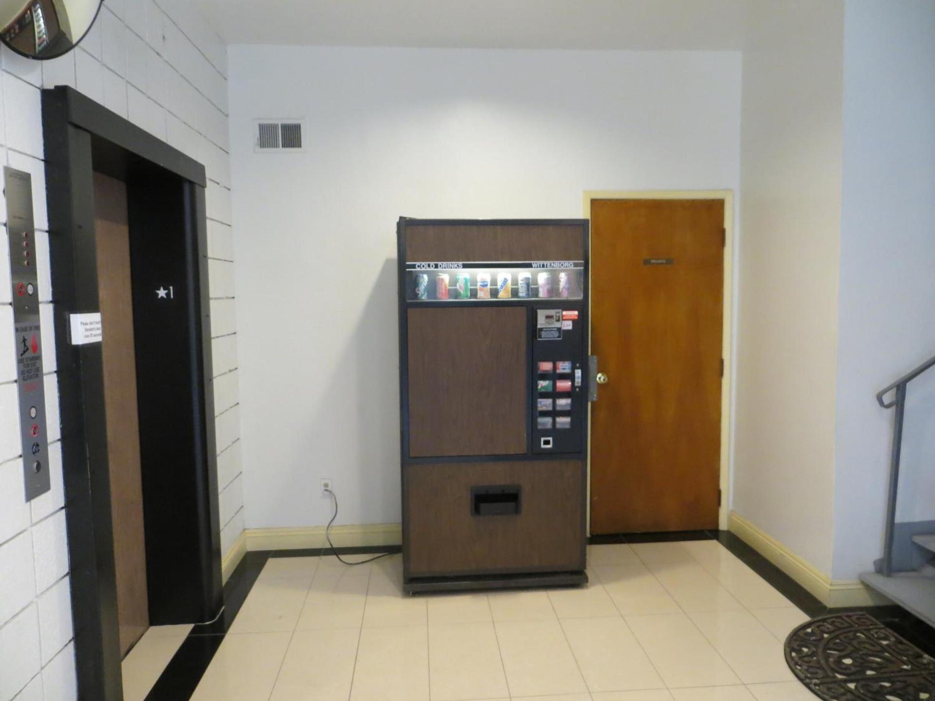 Jet Inn photo 9