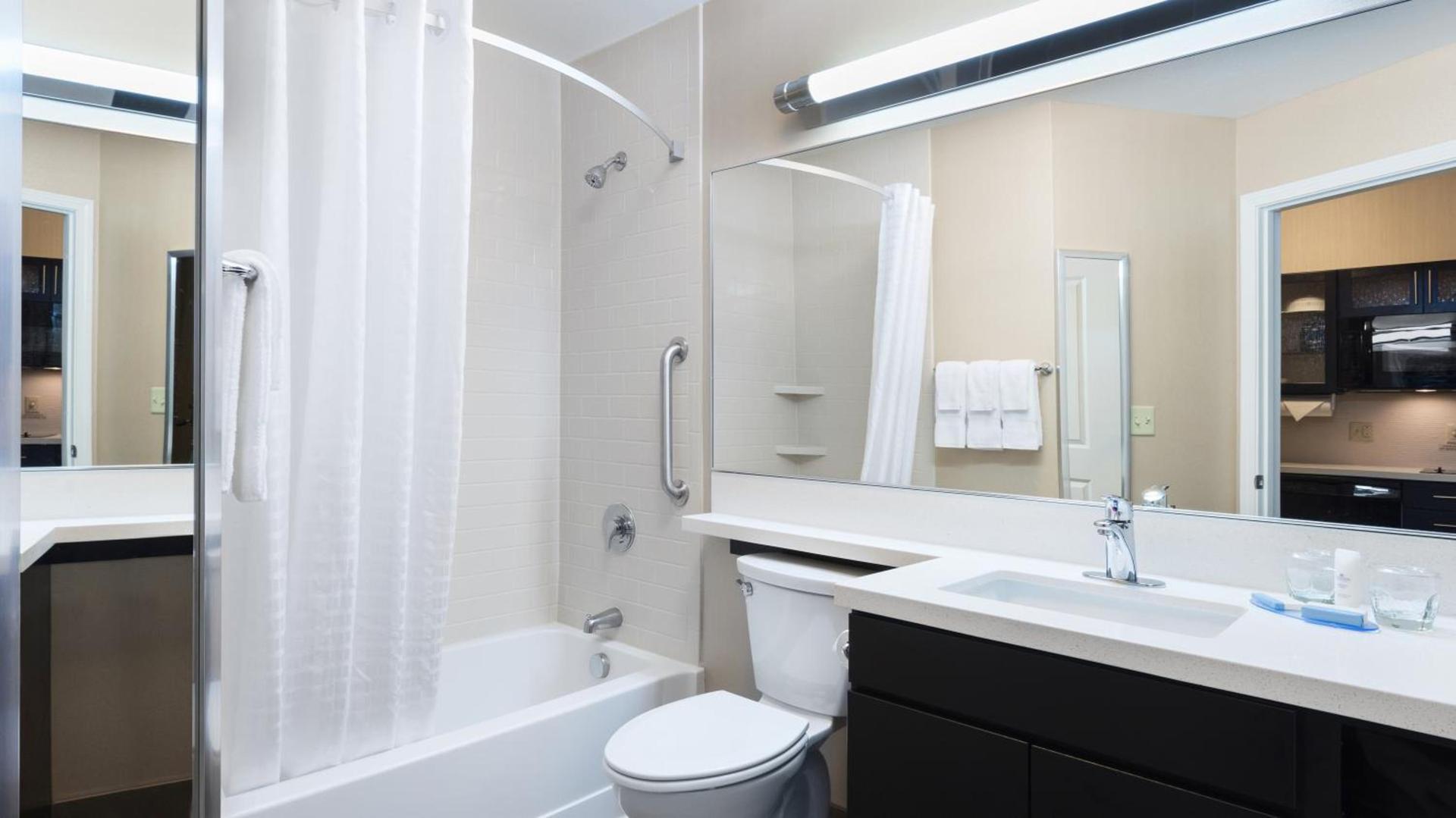 Candlewood Suites Grove City - Outlet Center by IHG photo 4