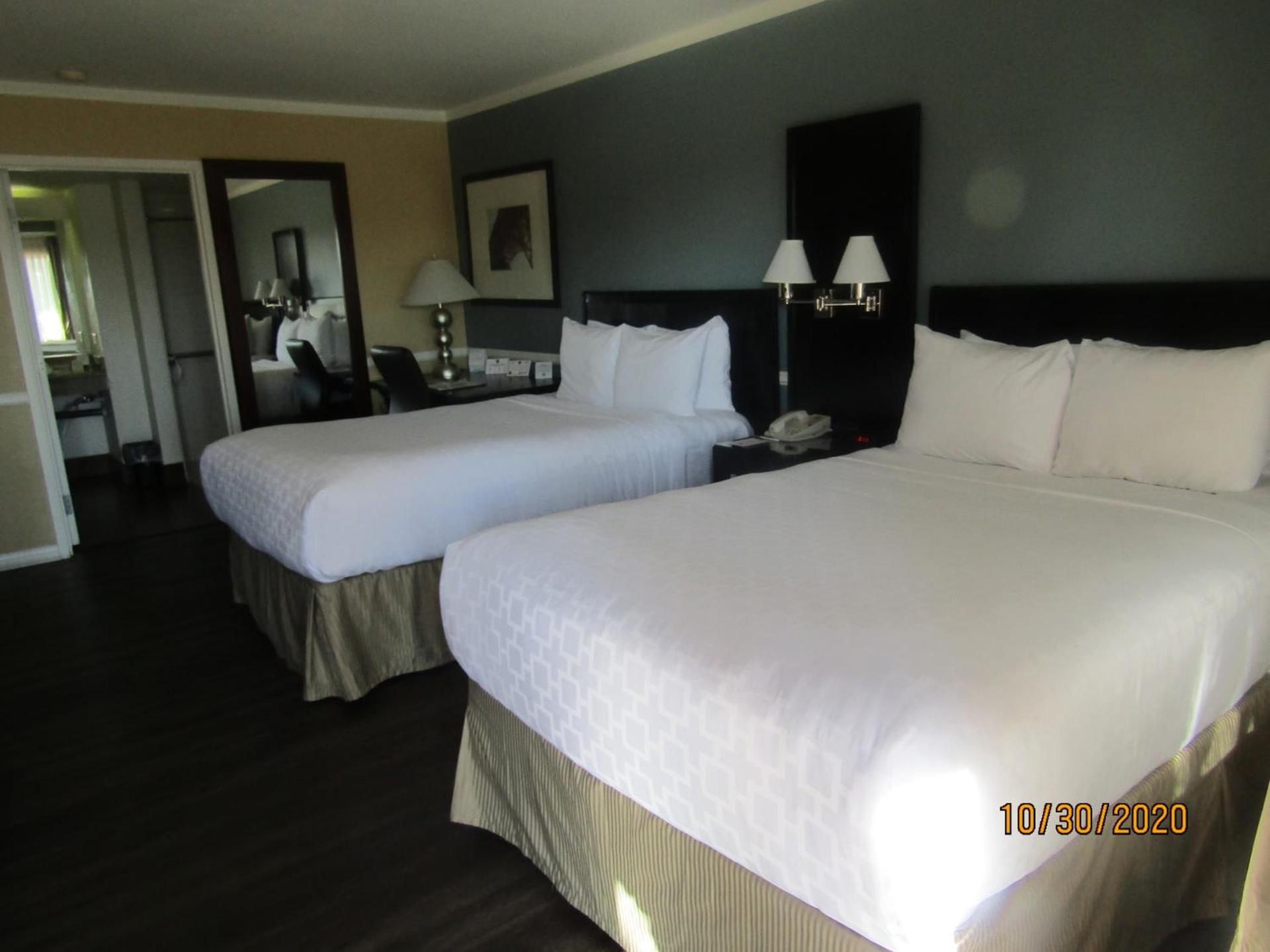Clarion Inn Near China Lake Naval Station photo 32