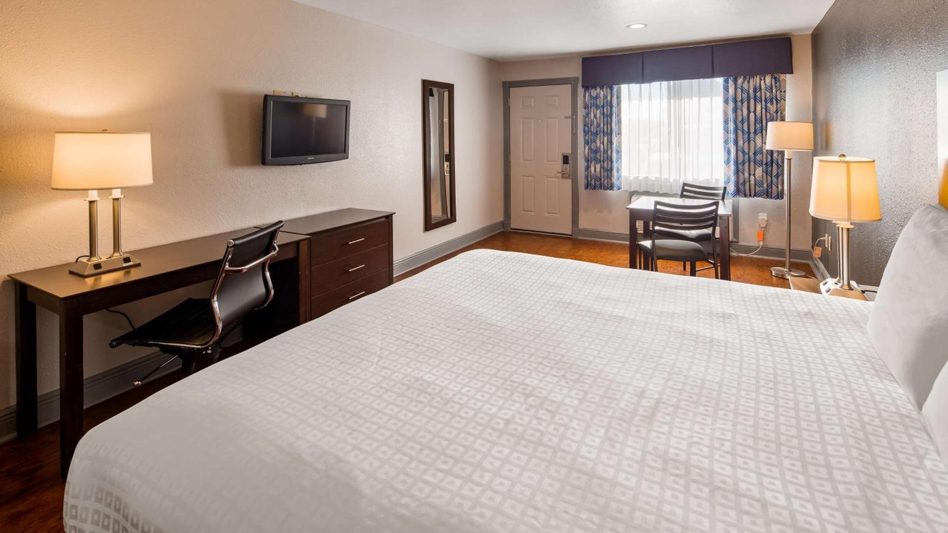 SureStay Plus Hotel by Best Western Hammond photo 10