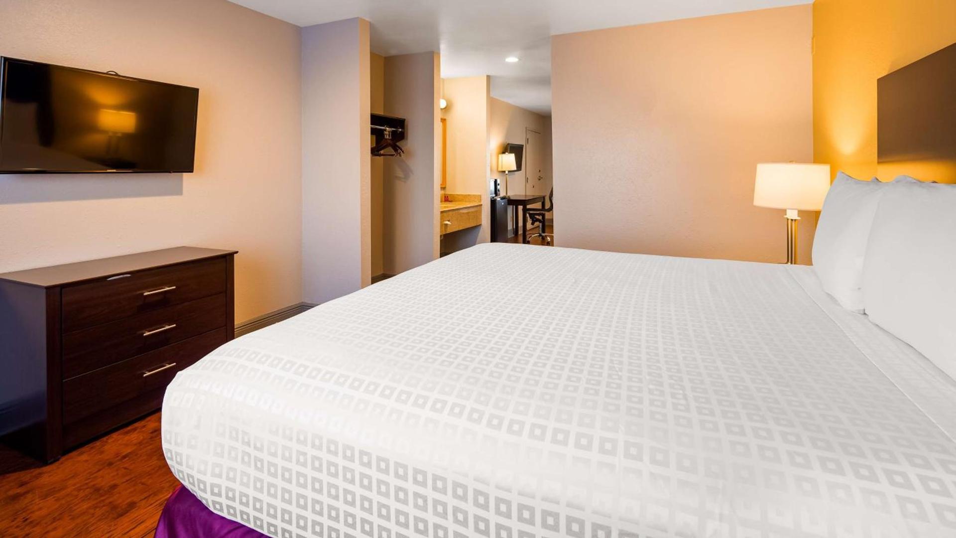 SureStay Plus Hotel by Best Western Hammond photo 14