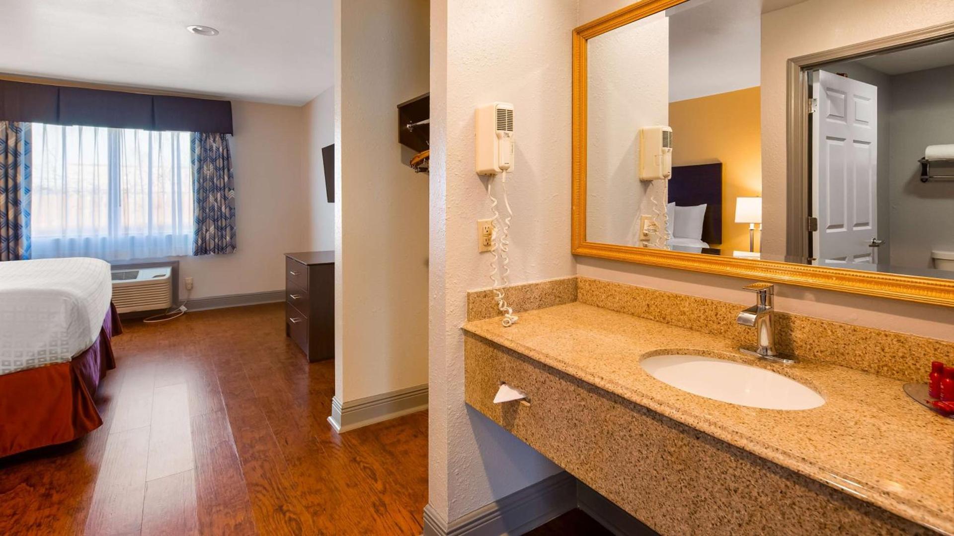 SureStay Plus Hotel by Best Western Hammond photo 16