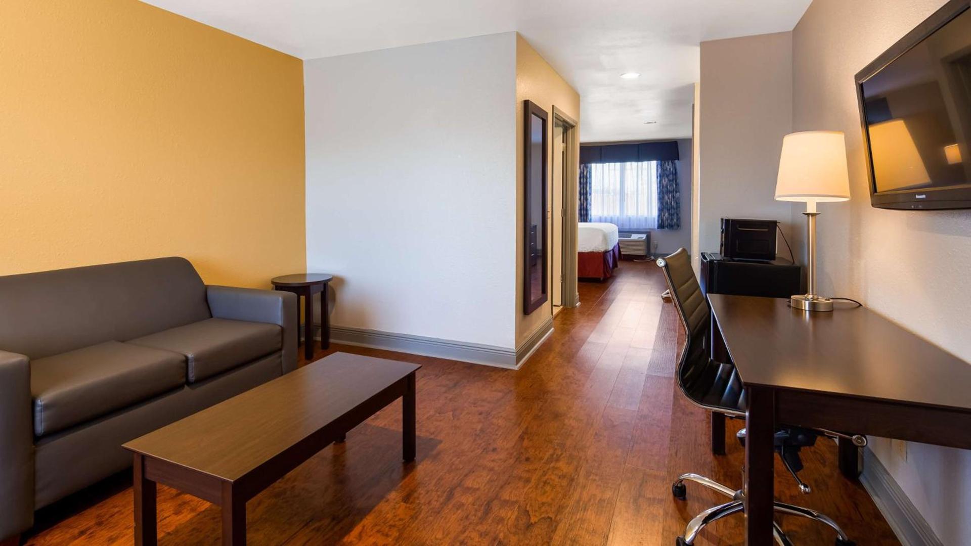 SureStay Plus Hotel by Best Western Hammond photo 15