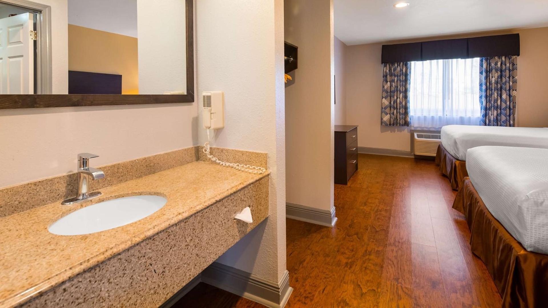 SureStay Plus Hotel by Best Western Hammond photo 26