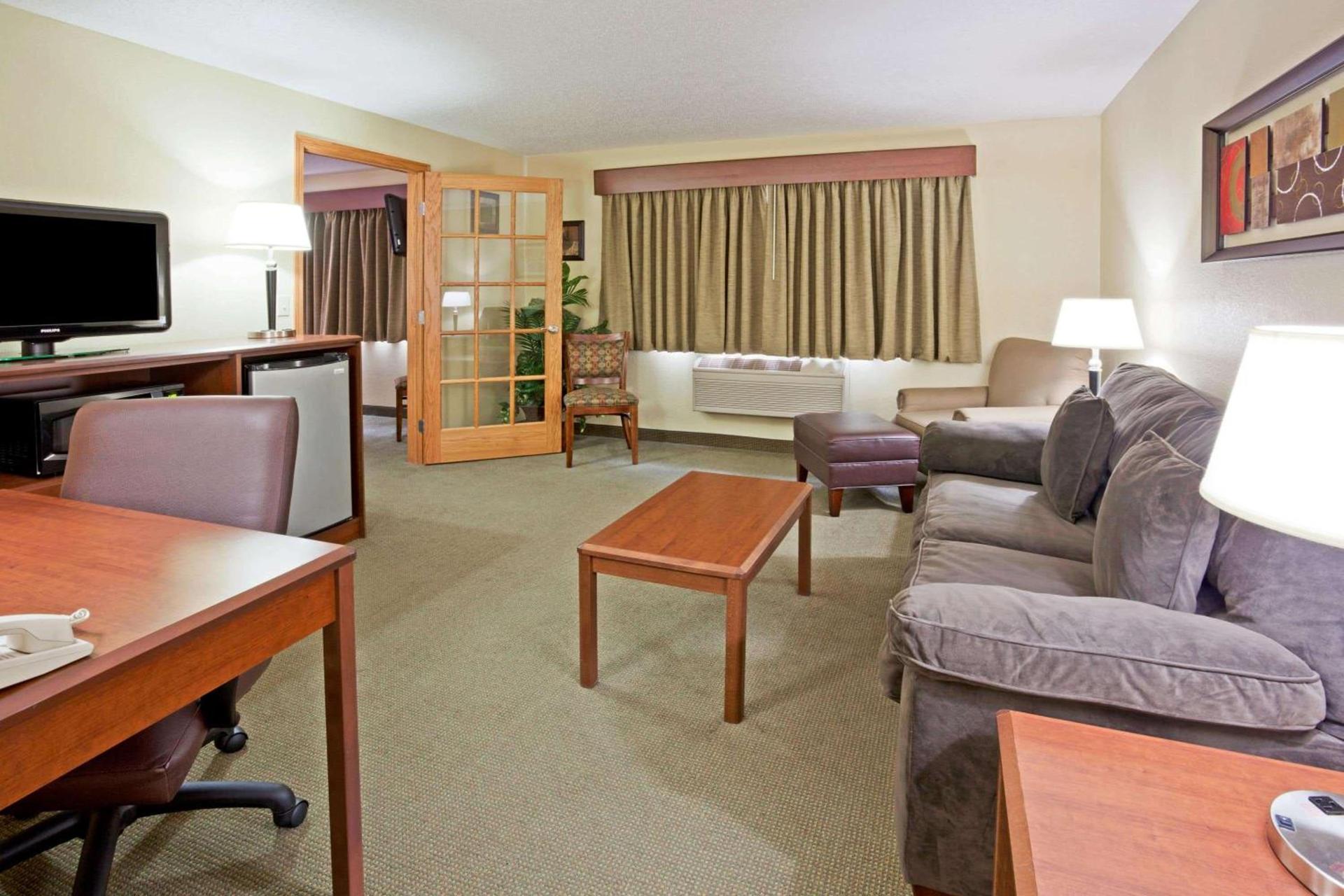 AmericInn by Wyndham Fargo West Acres photo 13