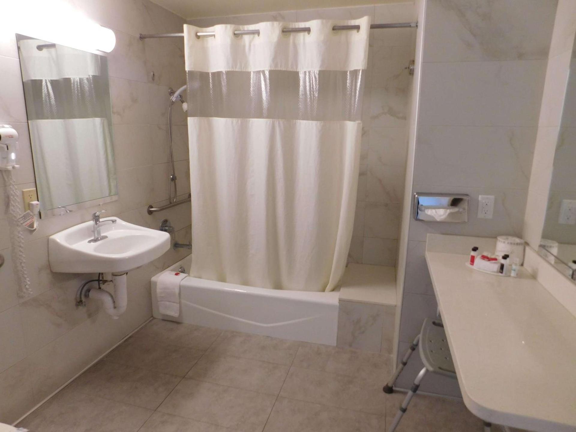 Days Inn by Wyndham Novato/San Francisco photo 13