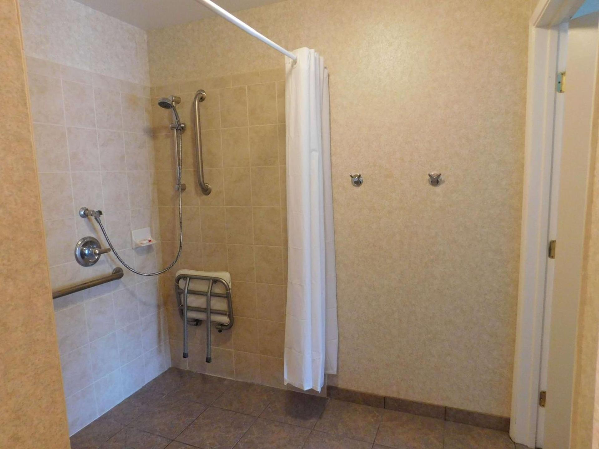 Days Inn by Wyndham Novato/San Francisco photo 19