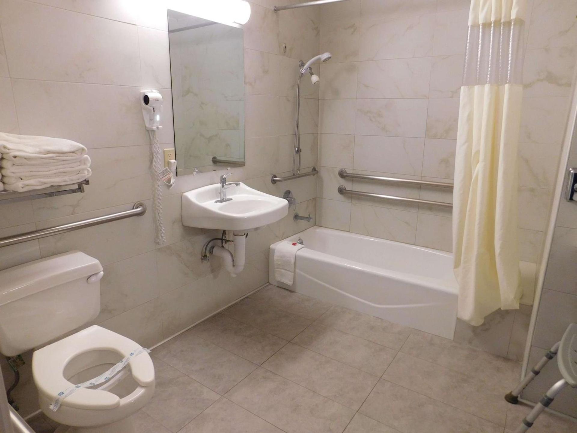 Days Inn by Wyndham Novato/San Francisco photo 20