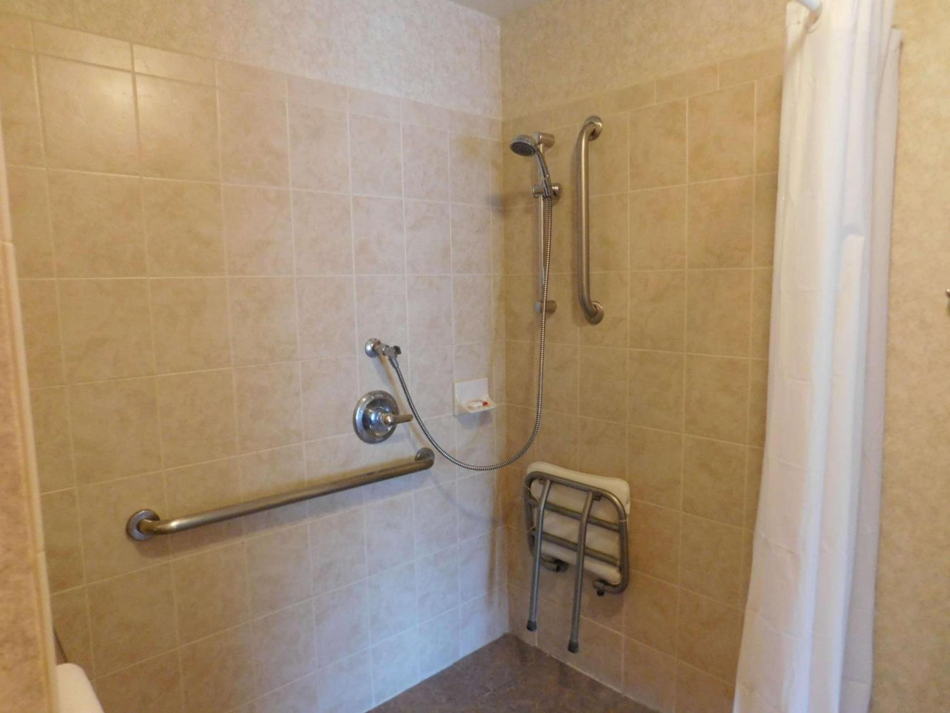 Days Inn by Wyndham Novato/San Francisco photo 18