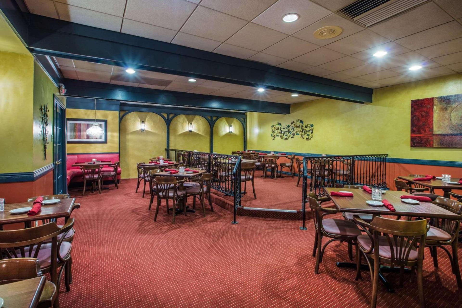 Ramada by Wyndham Ligonier photo 83