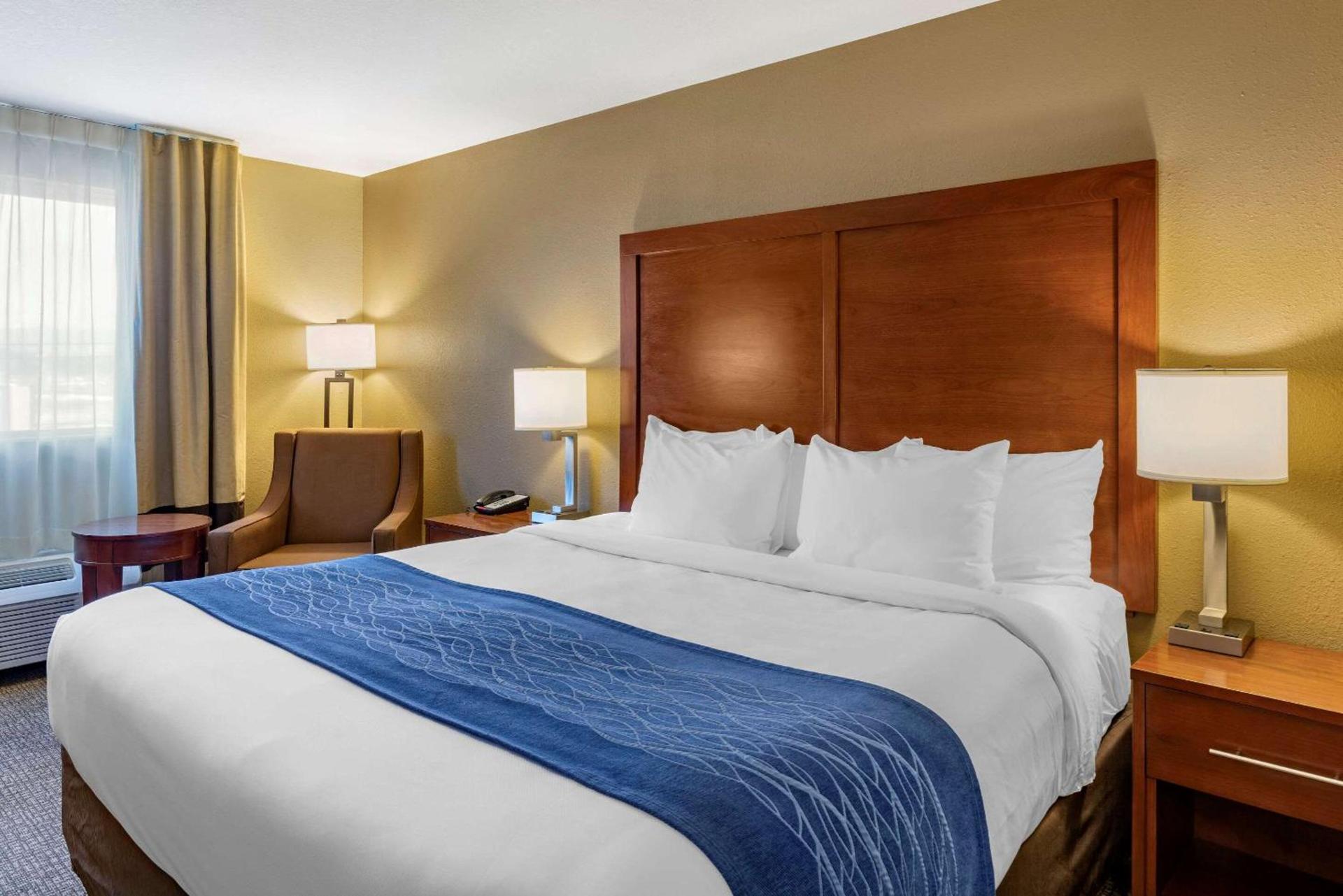 Comfort Inn Roseburg photo 13
