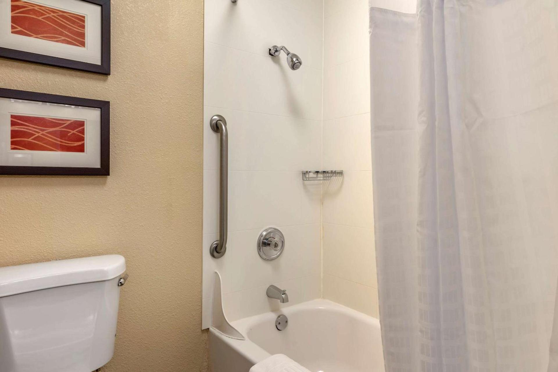 Comfort Inn Roseburg photo 11