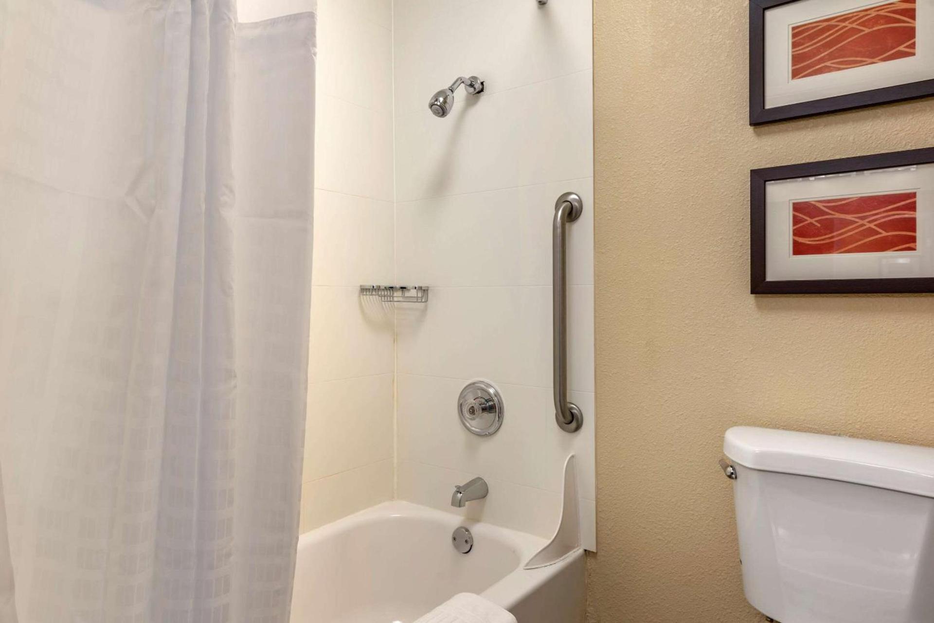 Comfort Inn Roseburg photo 8